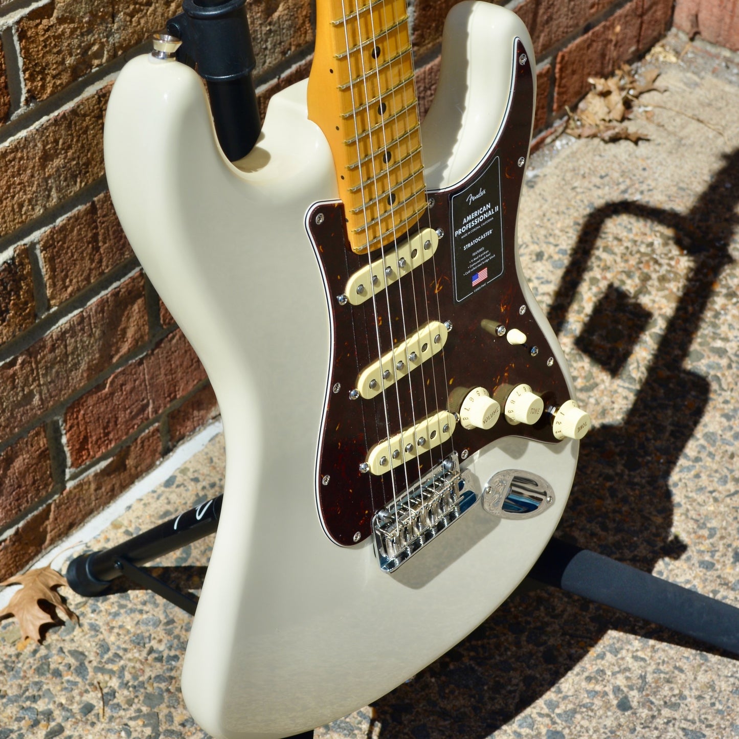 Fender American Professional II Stratocaster®, Maple Fingerboard, Olympic White