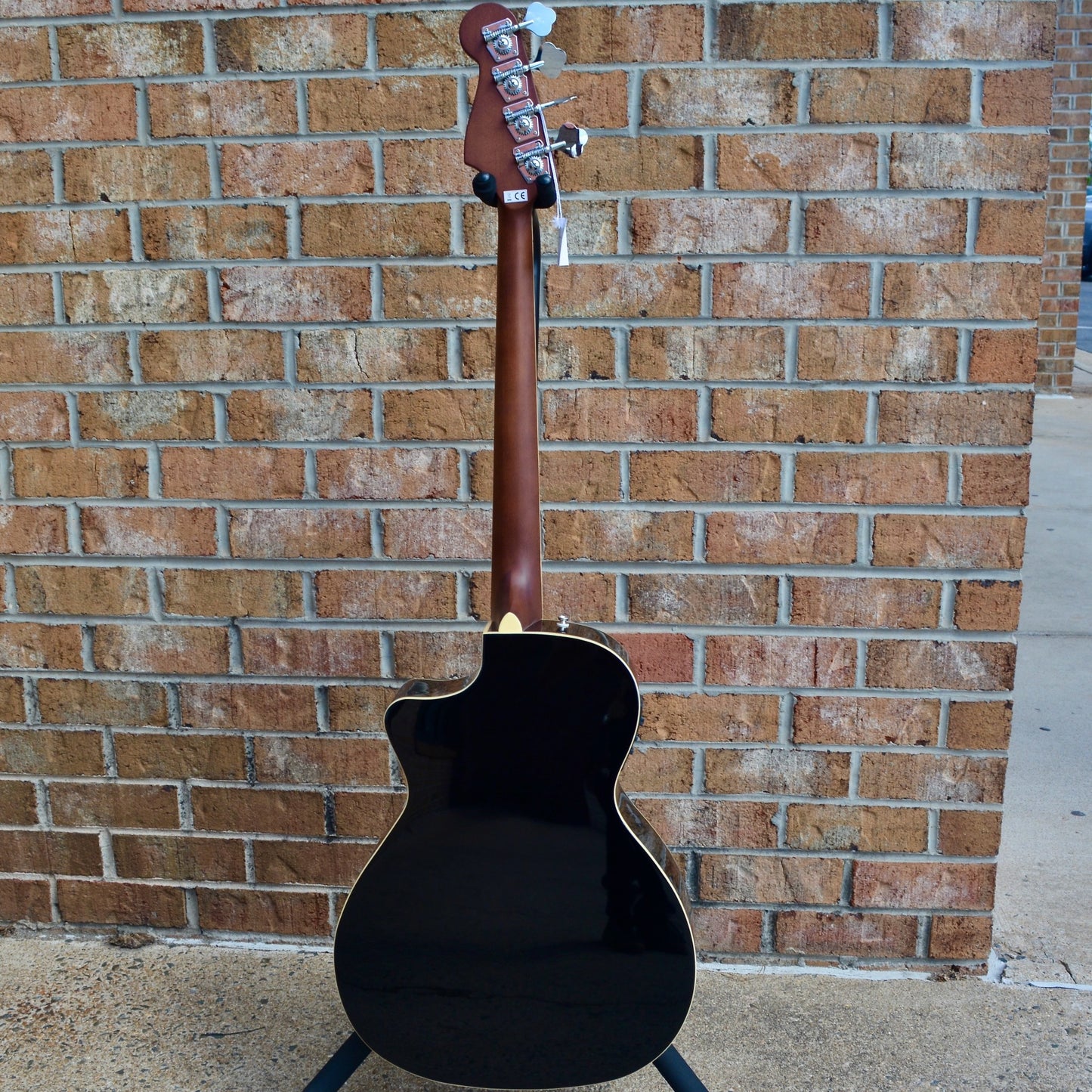 Fender Kingman Bass, Walnut Fingerboard, Black