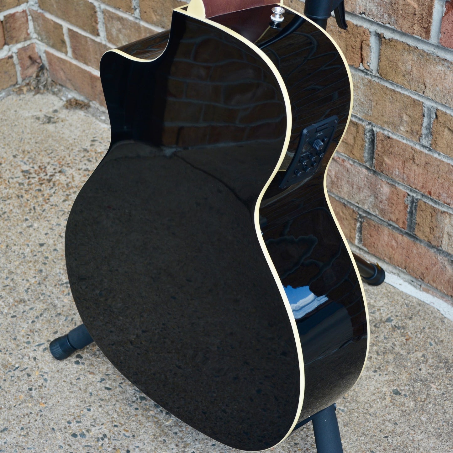 Fender Kingman Bass, Walnut Fingerboard, Black