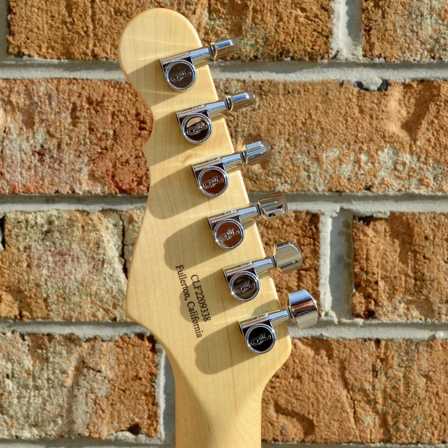 G&L Fullerton Deluxe Legacy Vintage White