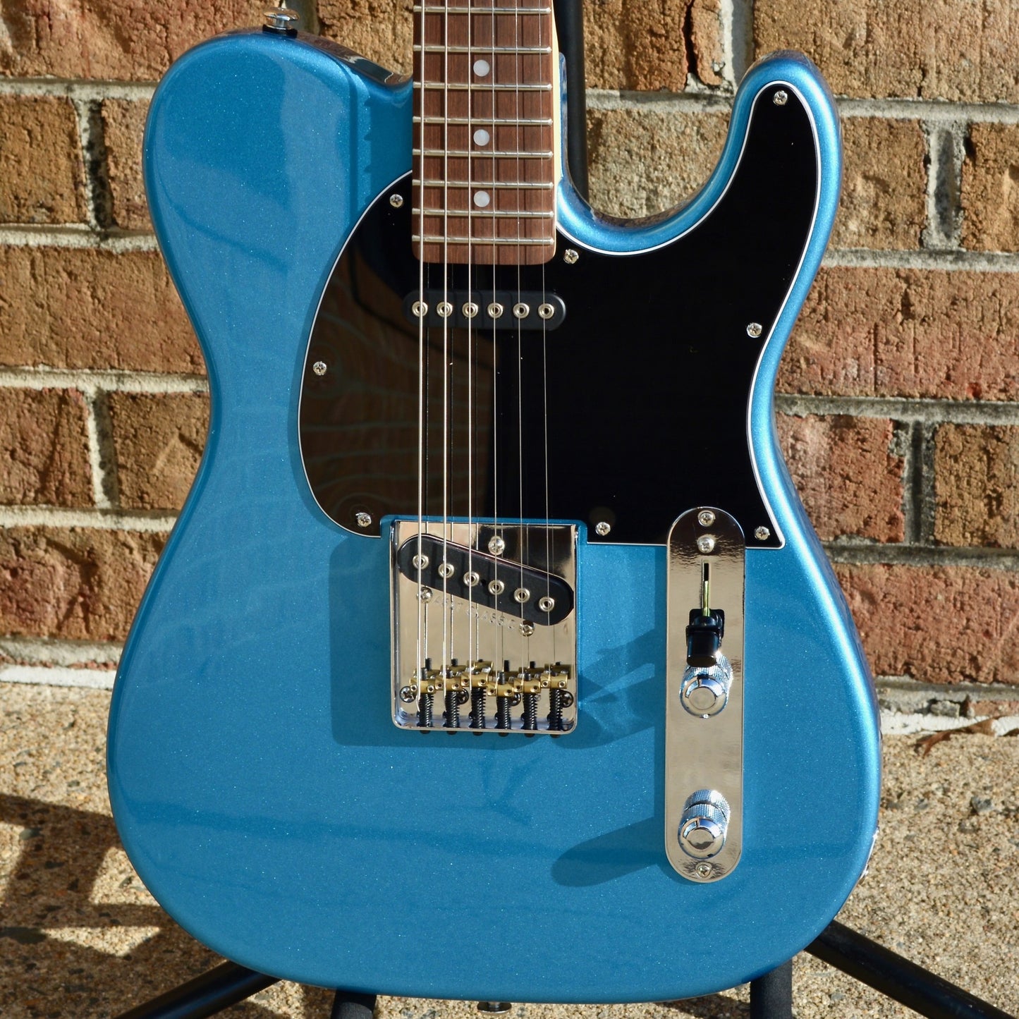G&L Fullerton Deluxe ASAT Classic Lake Placid Blue Metallic