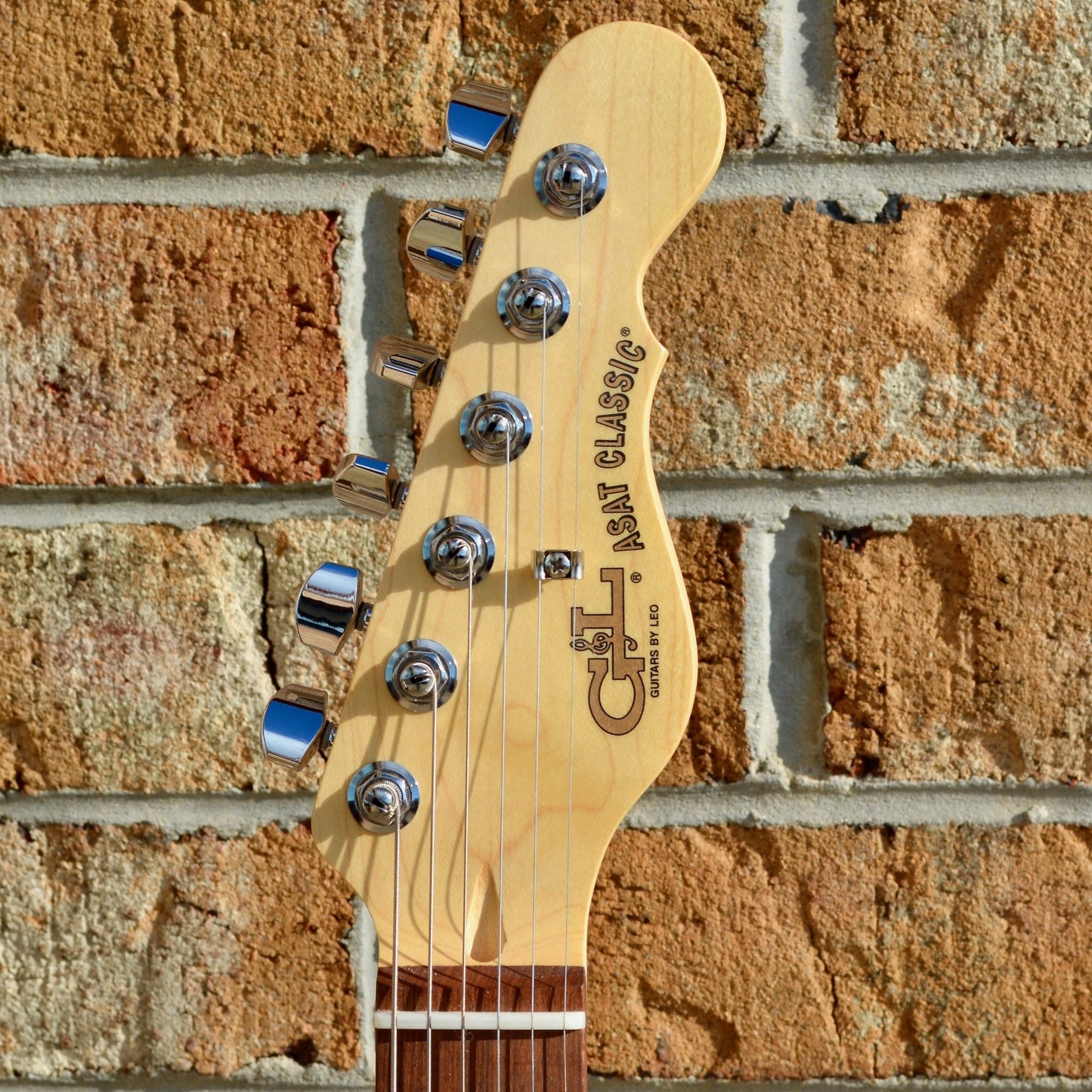 G&L Fullerton Deluxe ASAT Classic Lake Placid Blue Metallic