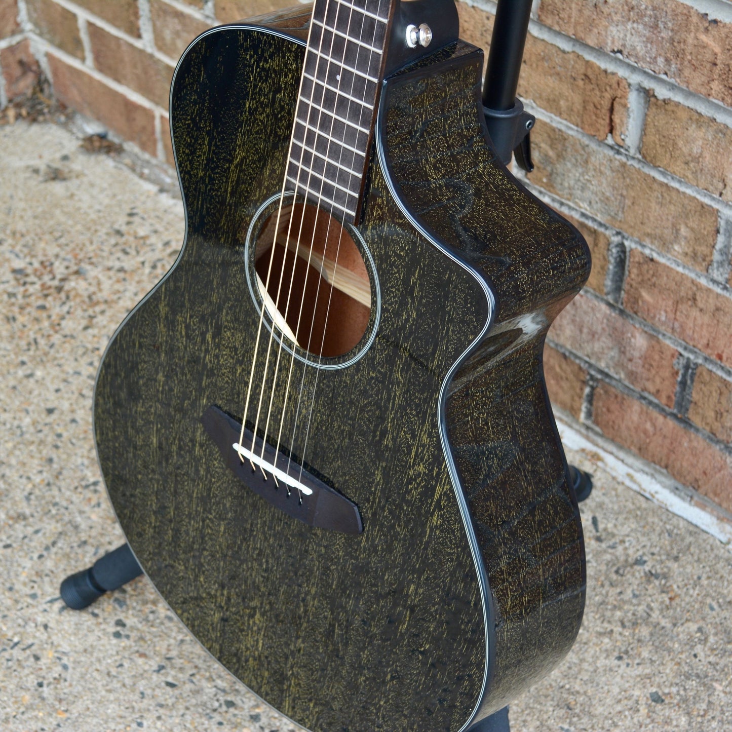 Breedlove Rainforest S Concert Black Gold CE African Mahogany