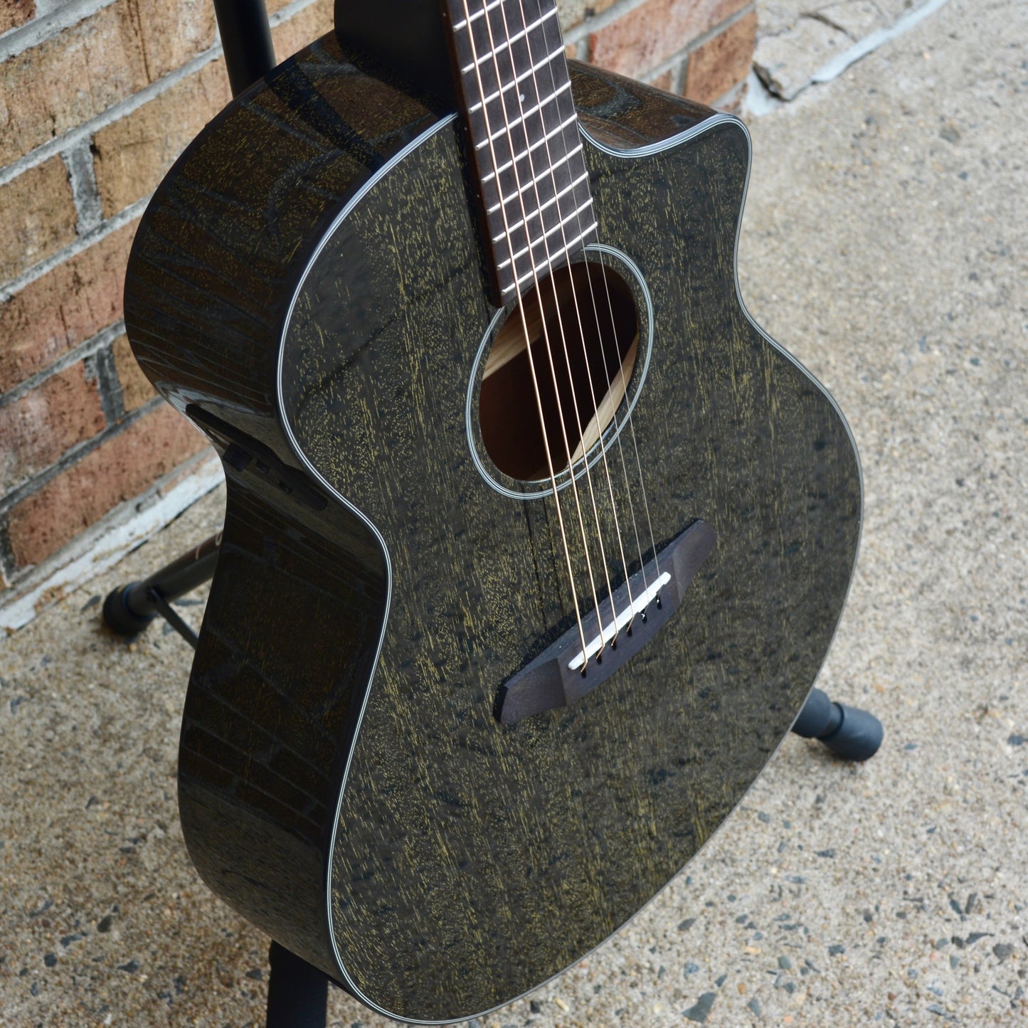 Breedlove Rainforest S Concert Black Gold CE African Mahogany