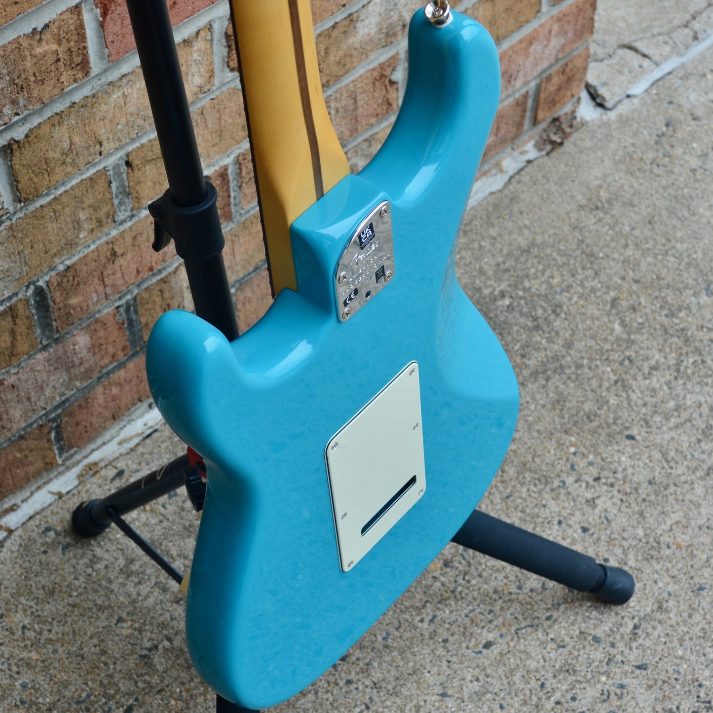 Fender American Professional II Stratocaster®, Rosewood Fingerboard, Miami Blue