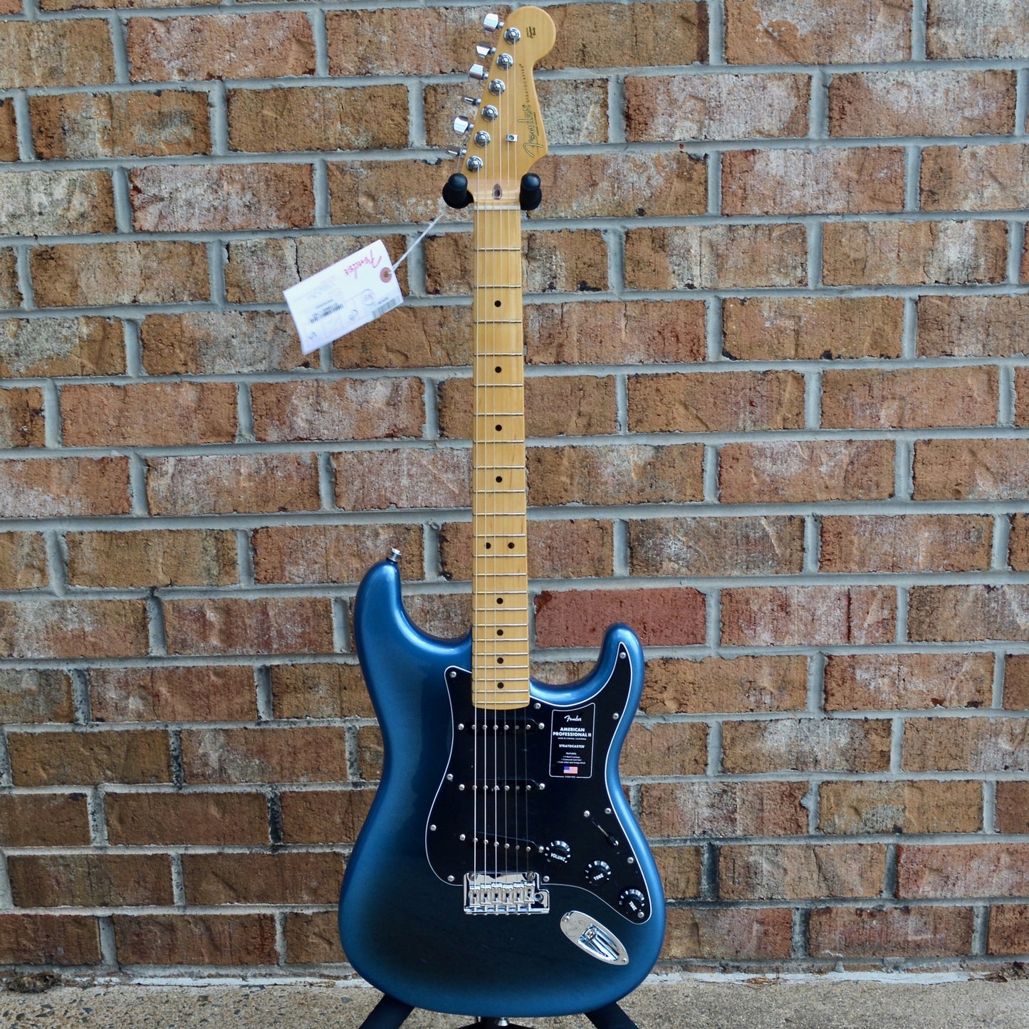 Fender American Professional II Stratocaster®, Maple Fingerboard, Dark Night