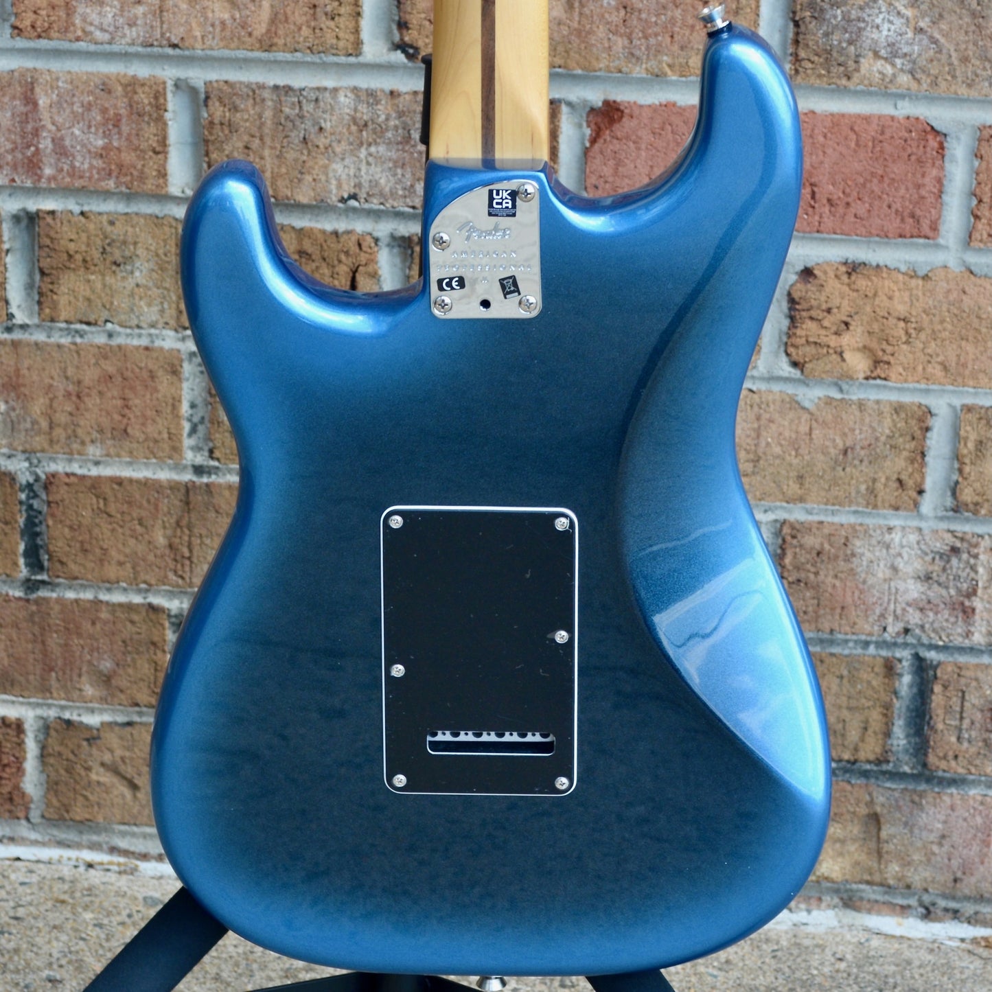 Fender American Professional II Stratocaster®, Maple Fingerboard, Dark Night