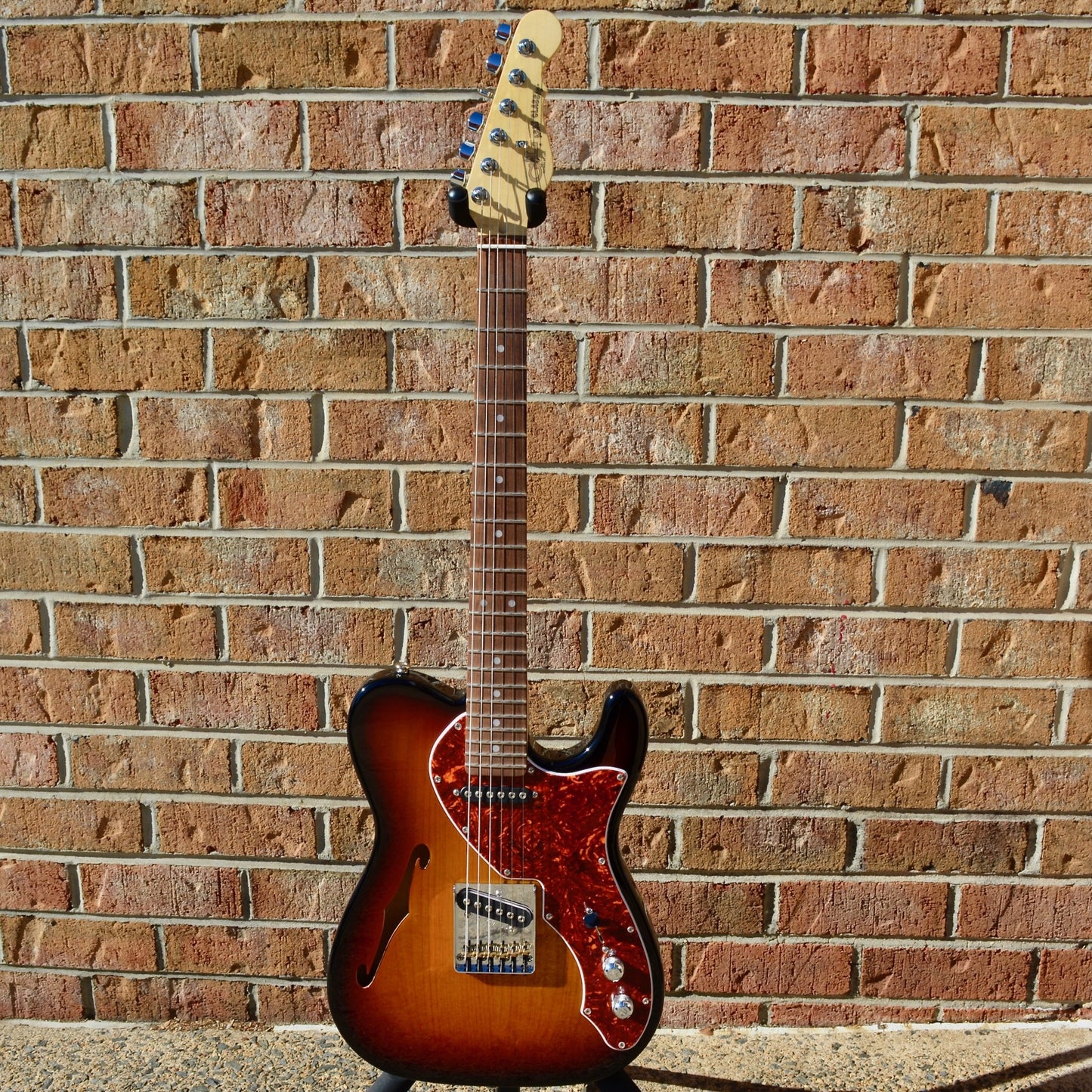 G&L ASAT Classic 3 Tone Sunburst