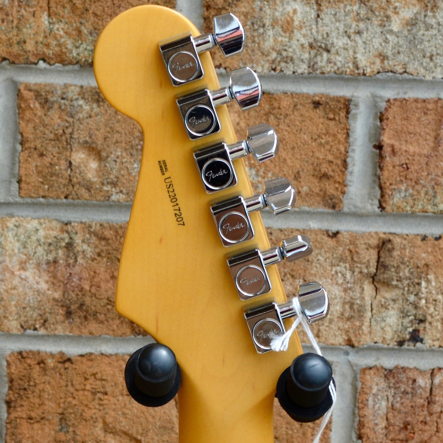 Fender American Professional II Stratocaster®, Maple Fingerboard, Sienna Sunburst