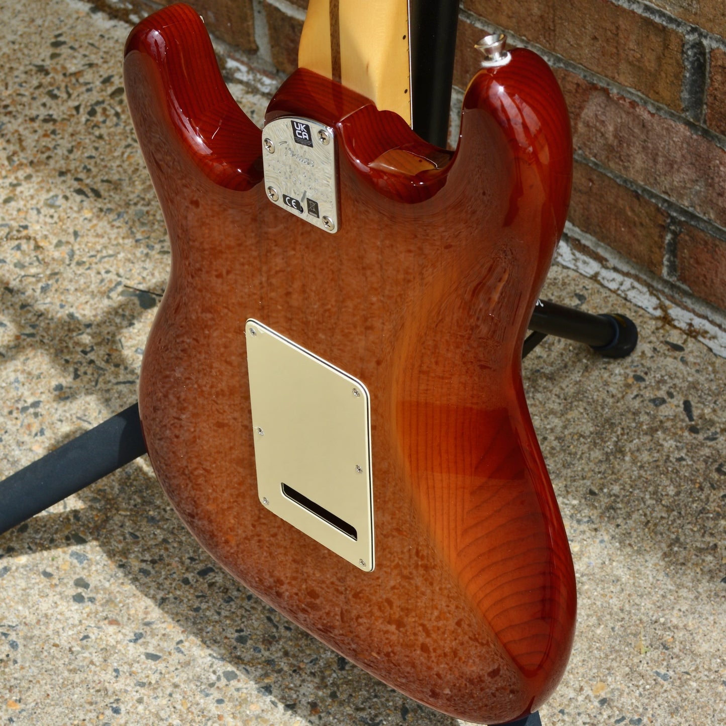 Fender American Professional II Stratocaster®, Maple Fingerboard, Sienna Sunburst