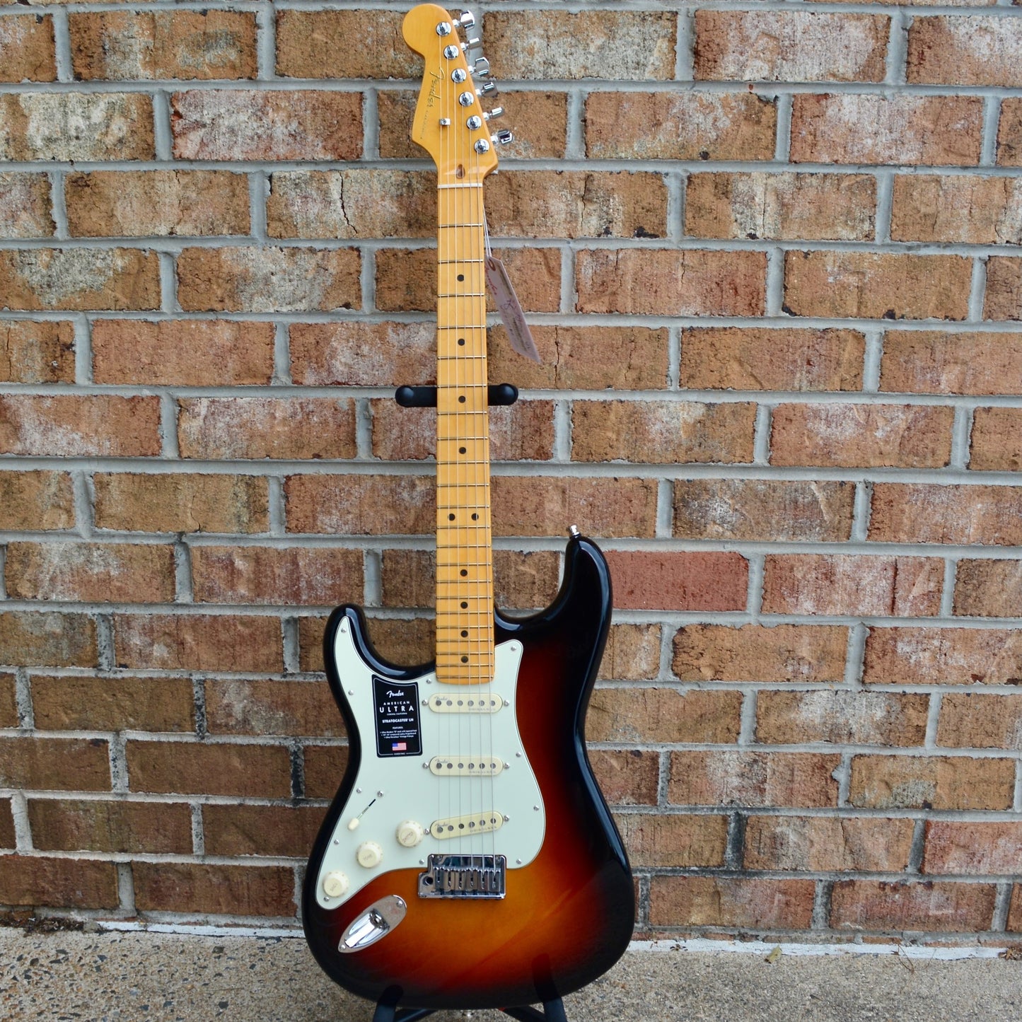 Fender American Ultra Stratocaster® Left-Hand, Maple Fingerboard, Ultraburst
