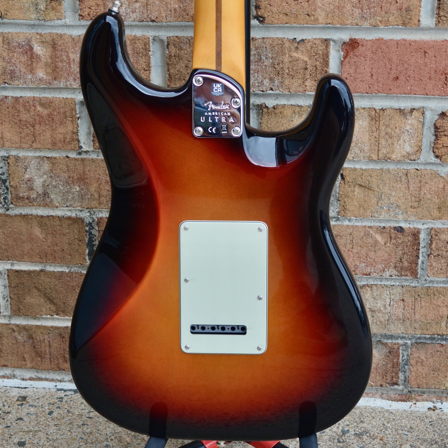 Fender American Ultra Stratocaster® Left-Hand, Maple Fingerboard, Ultraburst