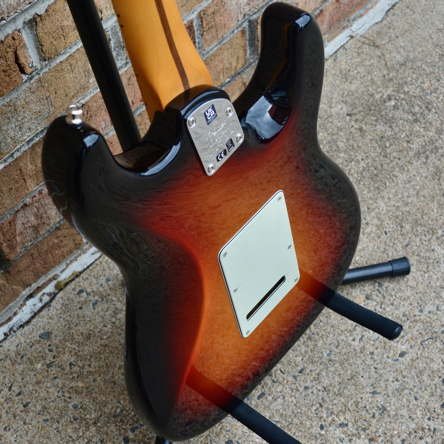 Fender American Ultra Stratocaster® Left-Hand, Maple Fingerboard, Ultraburst