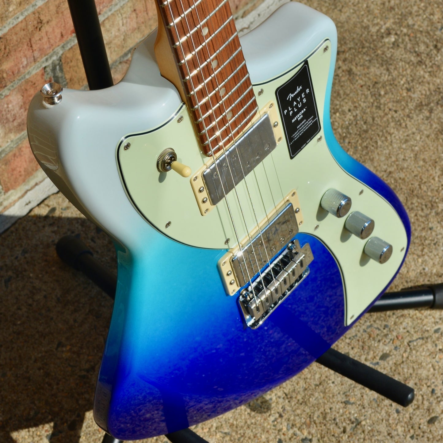 Fender Player Plus Meteora® HH, Pau Ferro Fingerboard, Belair Blue