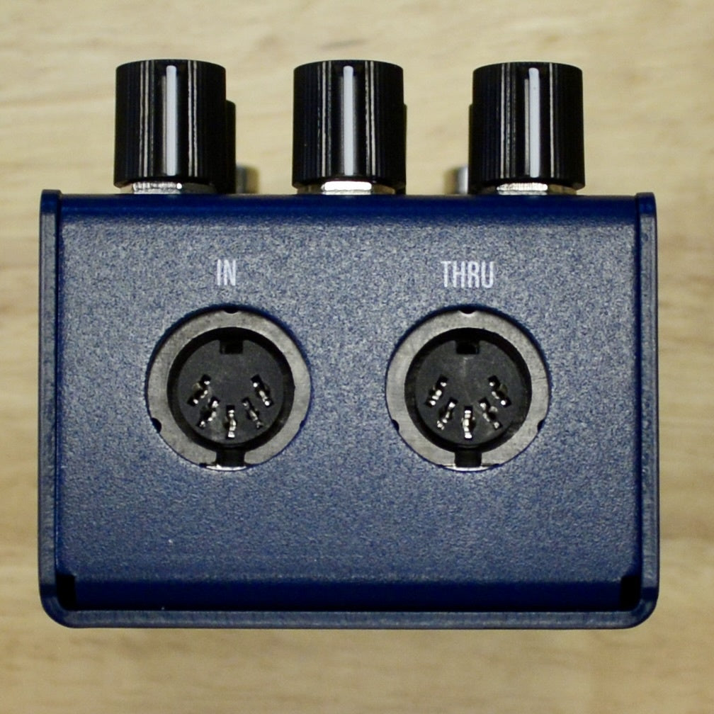 Walrus Audio MAKO Series: M1 High-Fidelity Modulation Machine