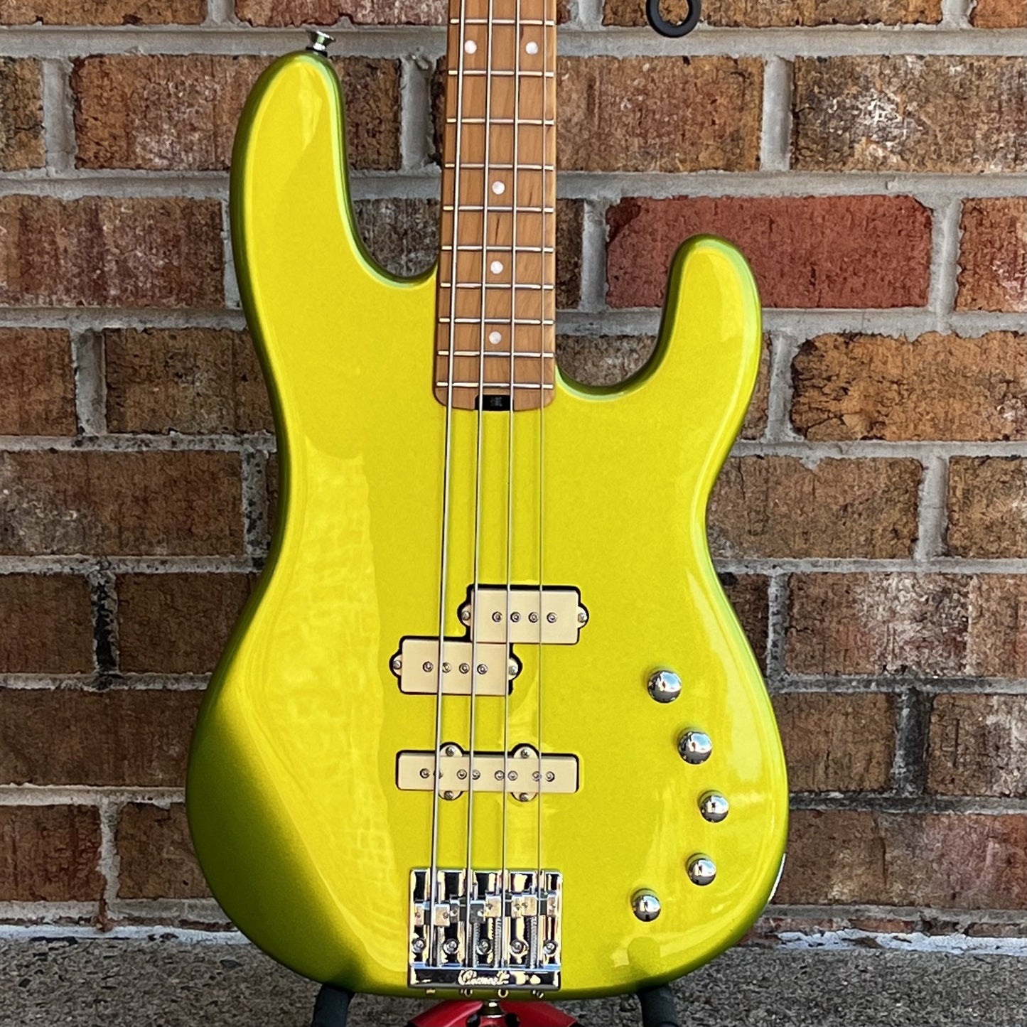 Charvel 2Pro-Mod San Dimas® Bass PJ IV, Caramelized Maple Fingerboard, Lime Green Metallic
