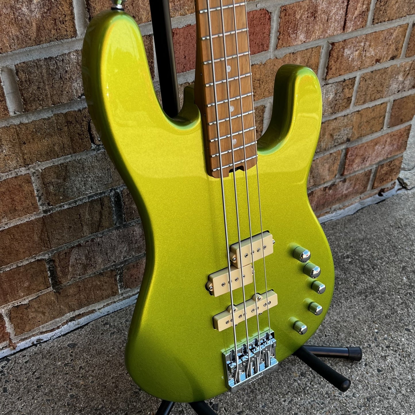 Charvel 2Pro-Mod San Dimas® Bass PJ IV, Caramelized Maple Fingerboard, Lime Green Metallic