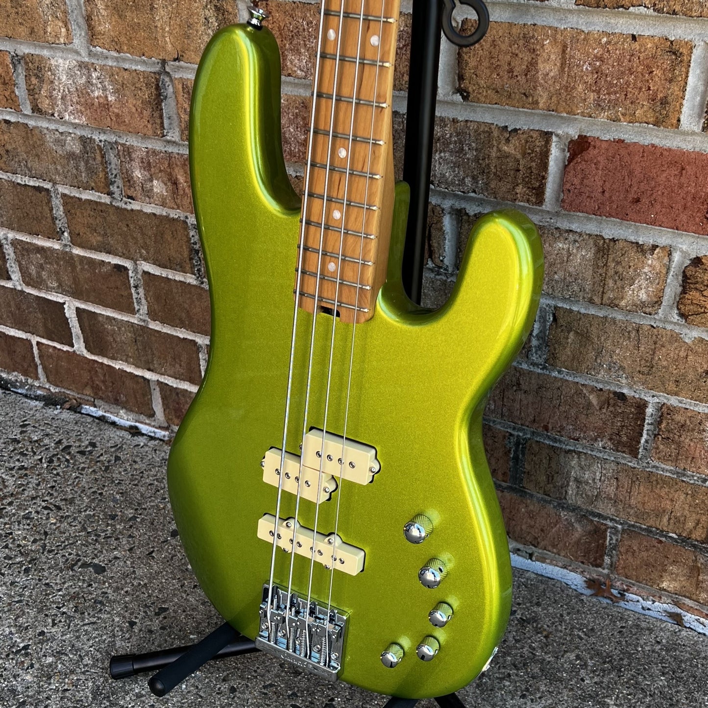 Charvel 2Pro-Mod San Dimas® Bass PJ IV, Caramelized Maple Fingerboard, Lime Green Metallic