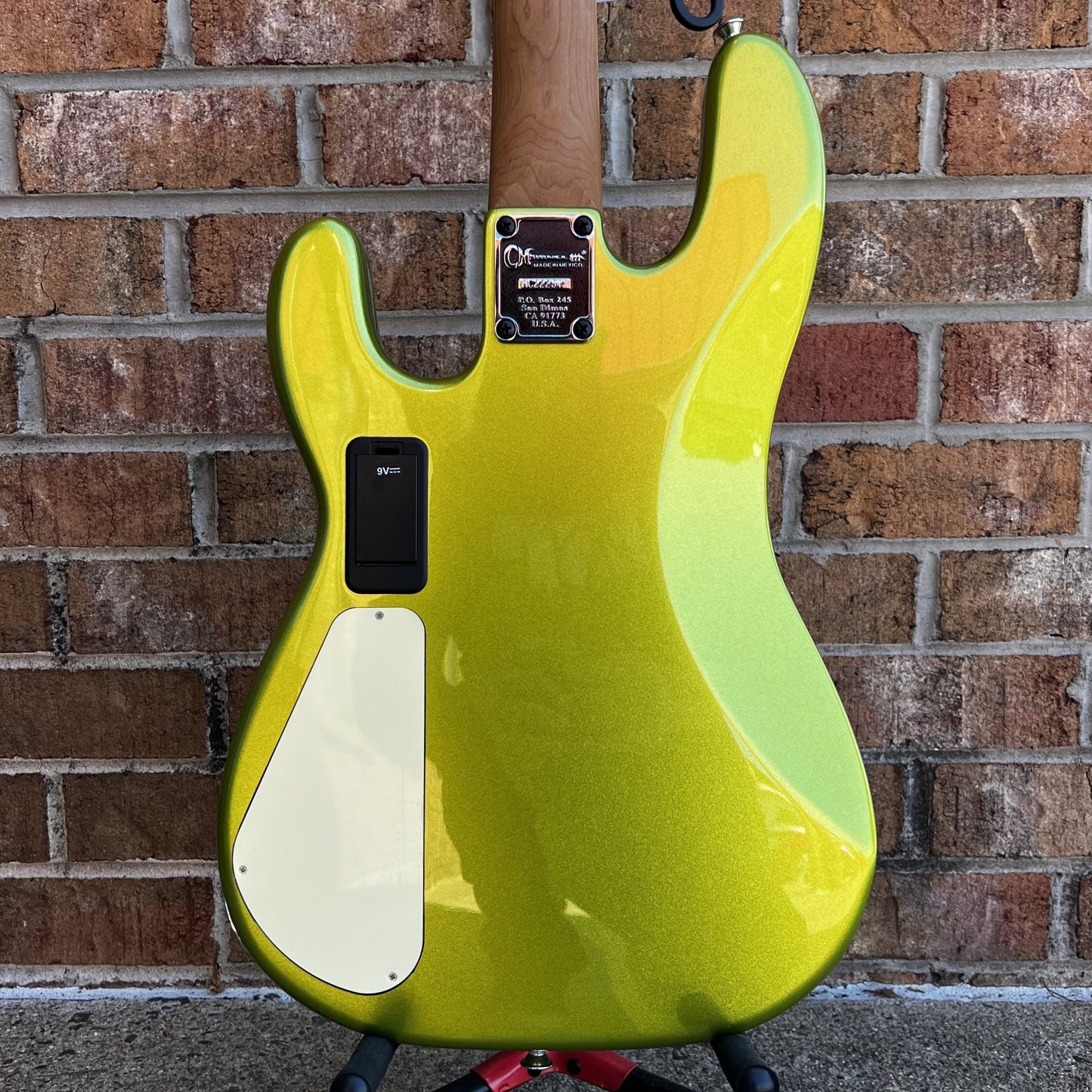 Charvel 2Pro-Mod San Dimas® Bass PJ IV, Caramelized Maple Fingerboard, Lime Green Metallic