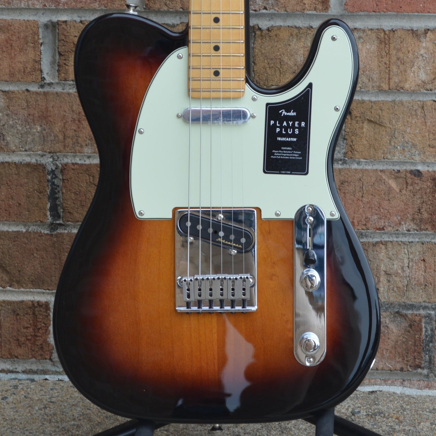 Fender Player Plus Telecaster 2022 3-Color Sunburst