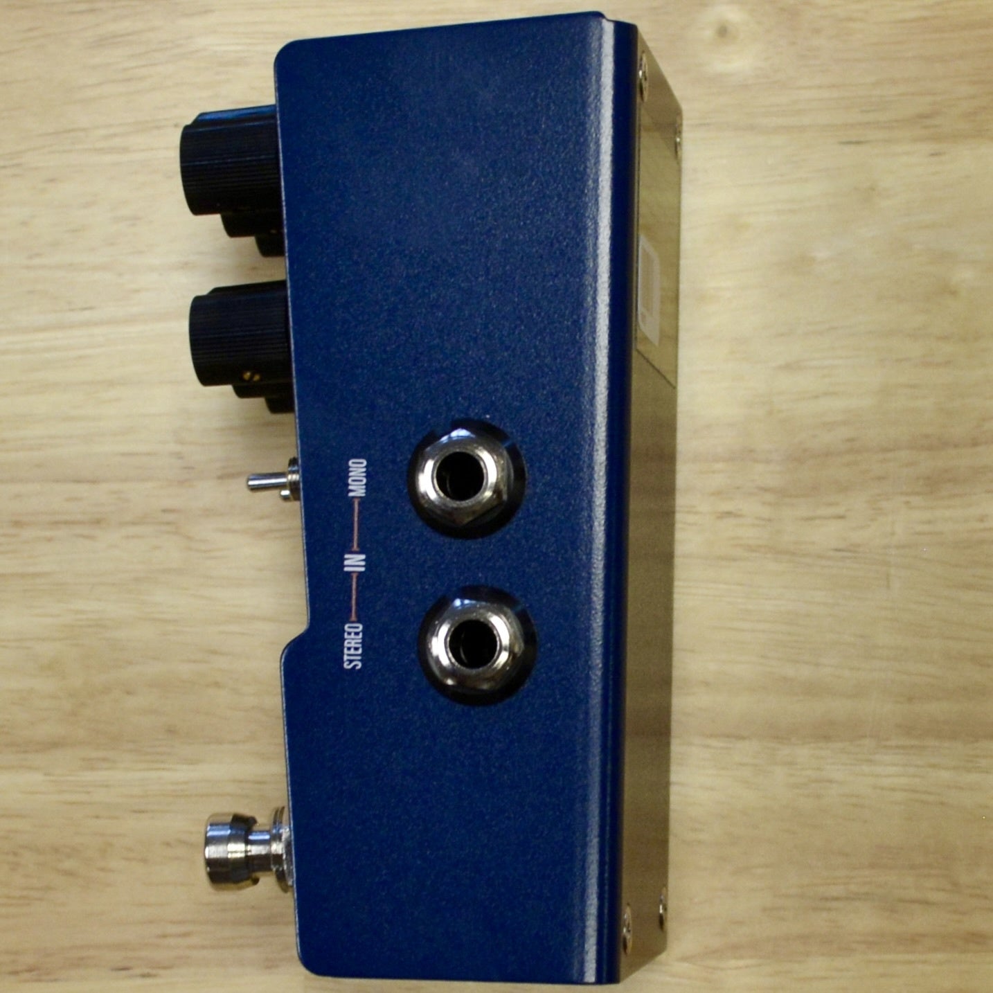 Walrus Audio MAKO Series: M1 High-Fidelity Modulation Machine