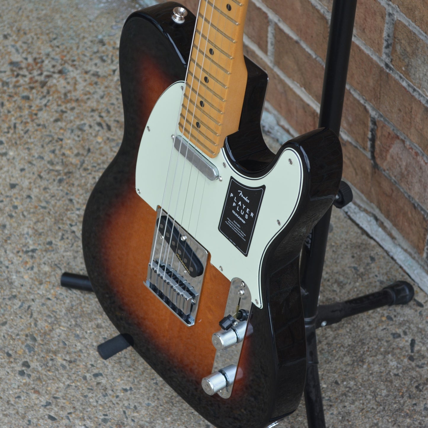 Fender Player Plus Telecaster 2022 3-Color Sunburst