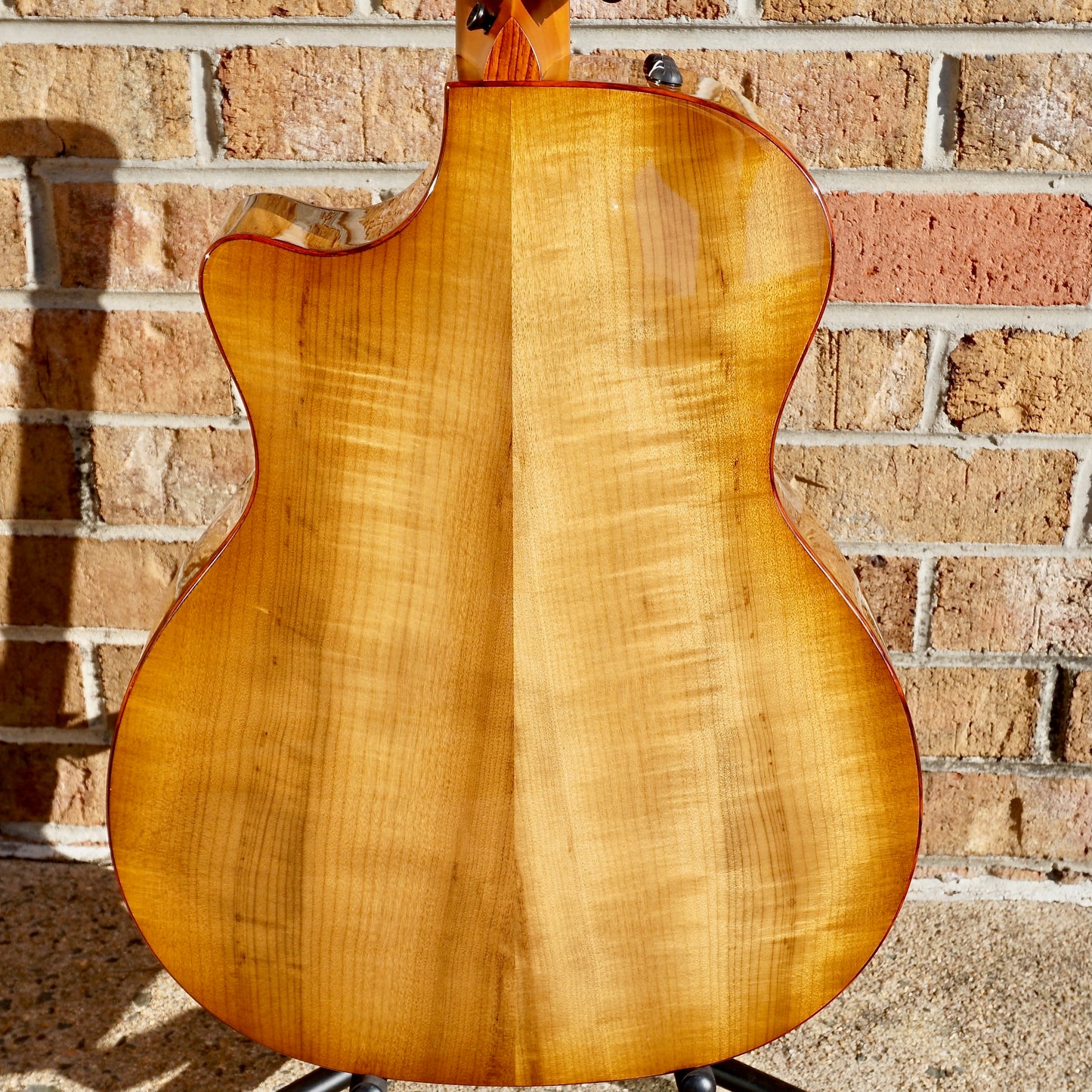 Taylor NAMM SHOW 2024 #1 C14ce B4001 – Grand Auditorium Euro Spruce/Figured Oregon Myrtlewood