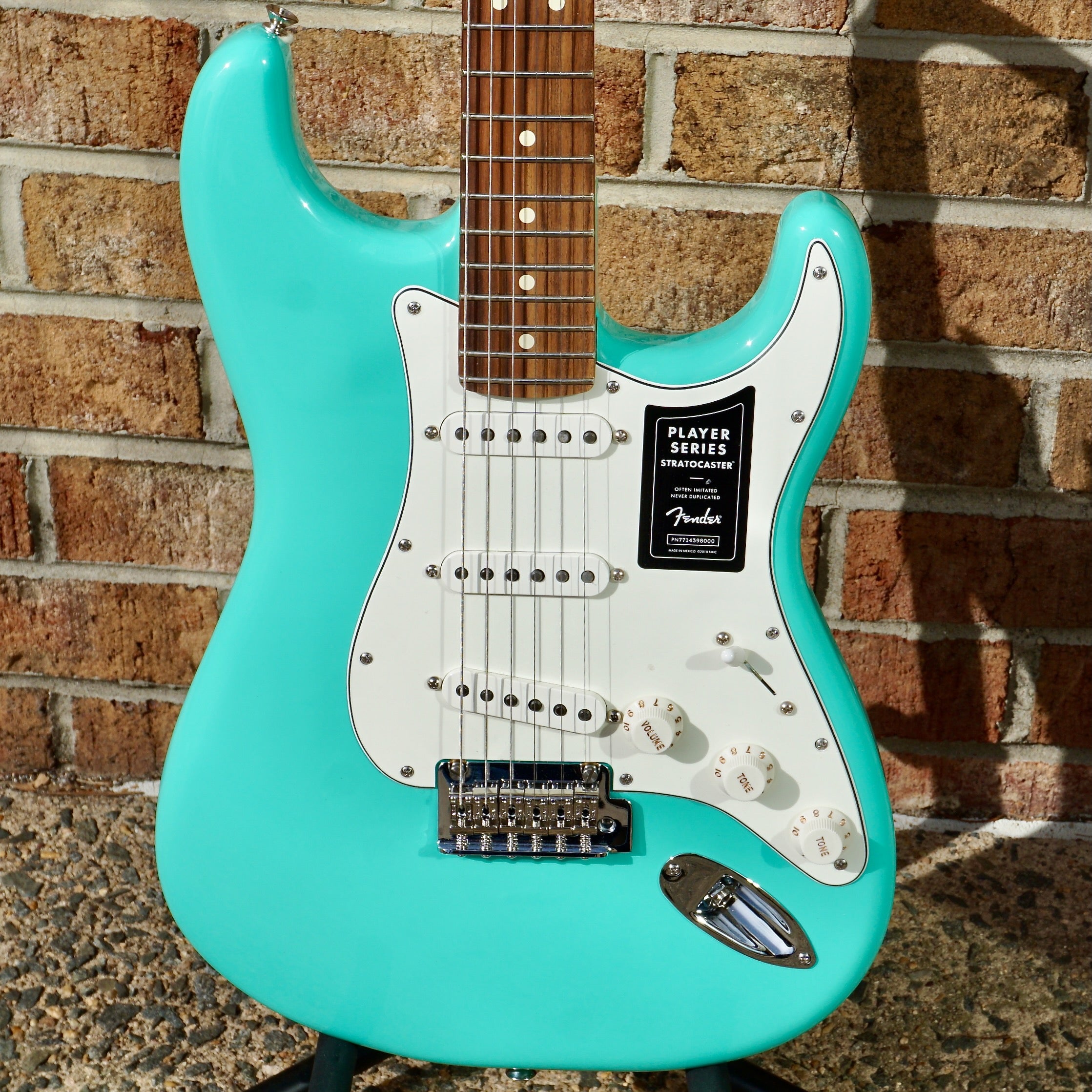 Fender Player Stratocaster Pau Ferro Fingerboard Sea Foam Green