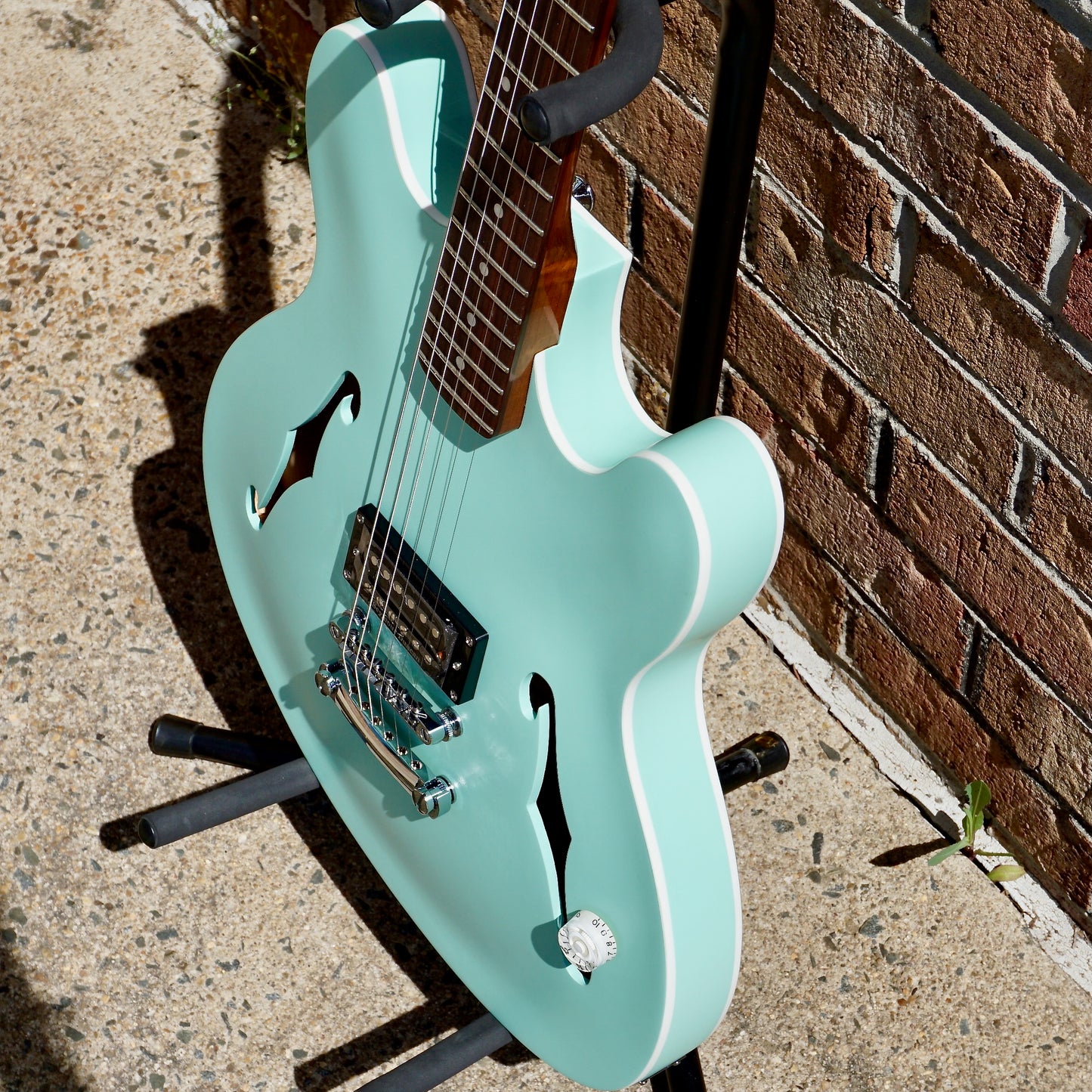 Fender Tom DeLonge Starcaster Rosewood Fingerboard Chrome Hardware Satin Surf Green