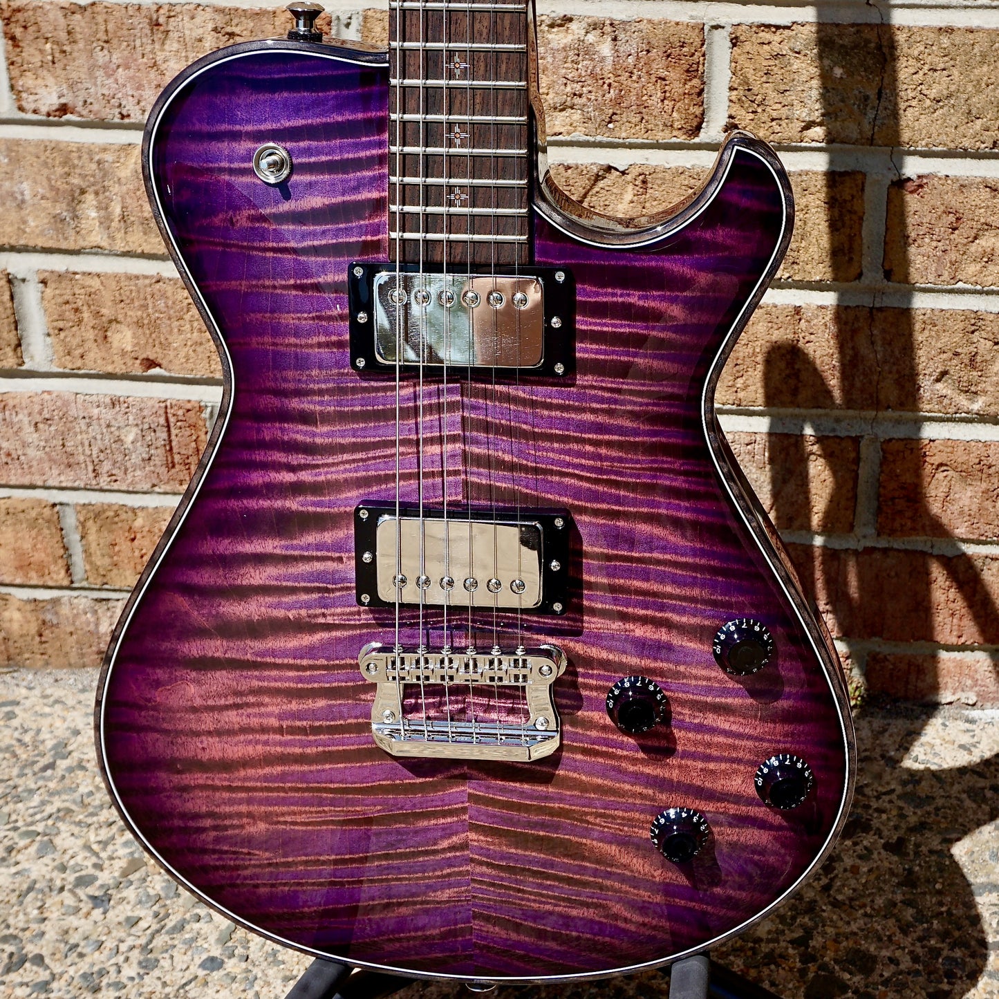 Knaggs Kenai Pinklo Onyx Binding