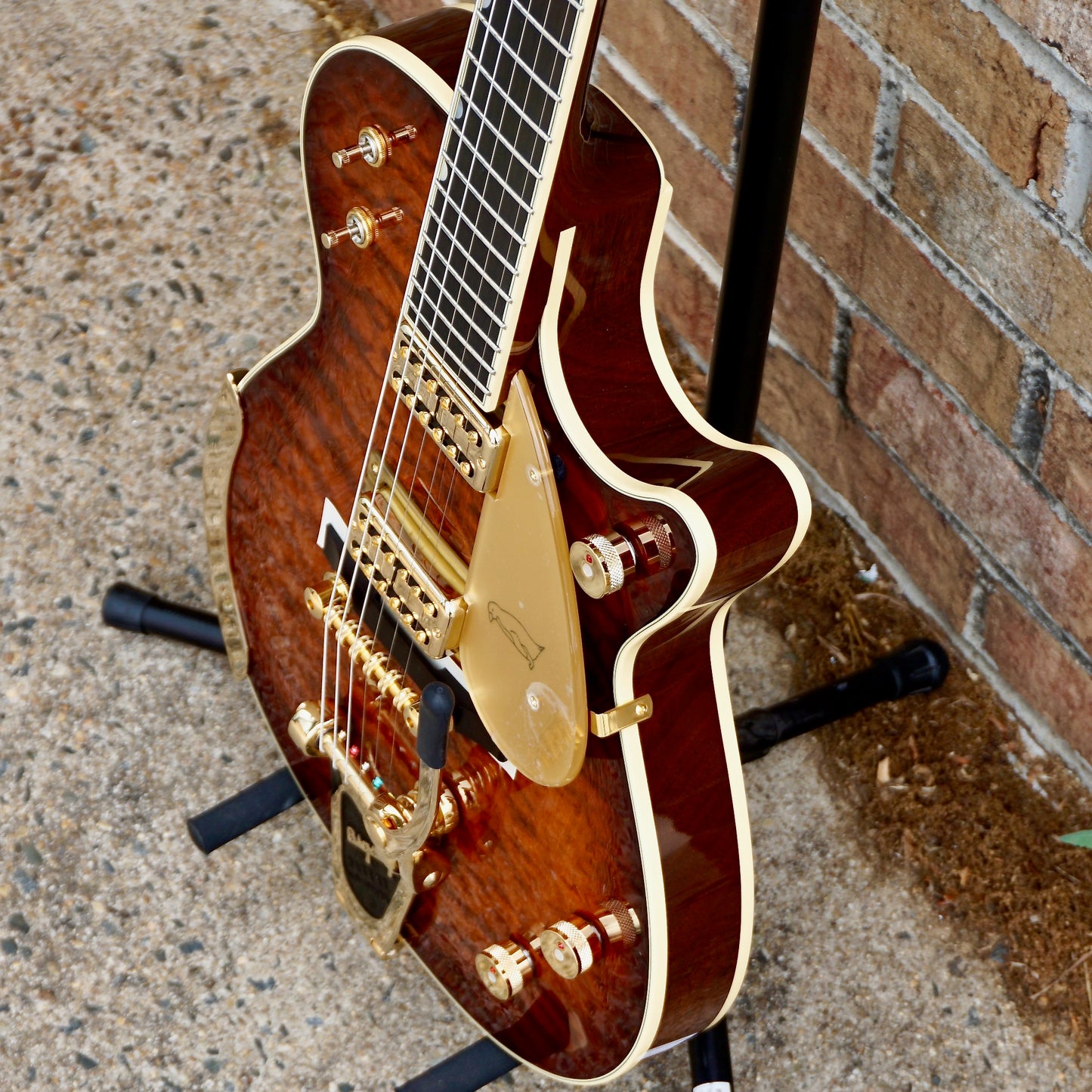 Gretsch G6134TGQM-59 Limited Edition Quilt Classic Penguin with Bigsby Ebony Fingerboard Forge Glow