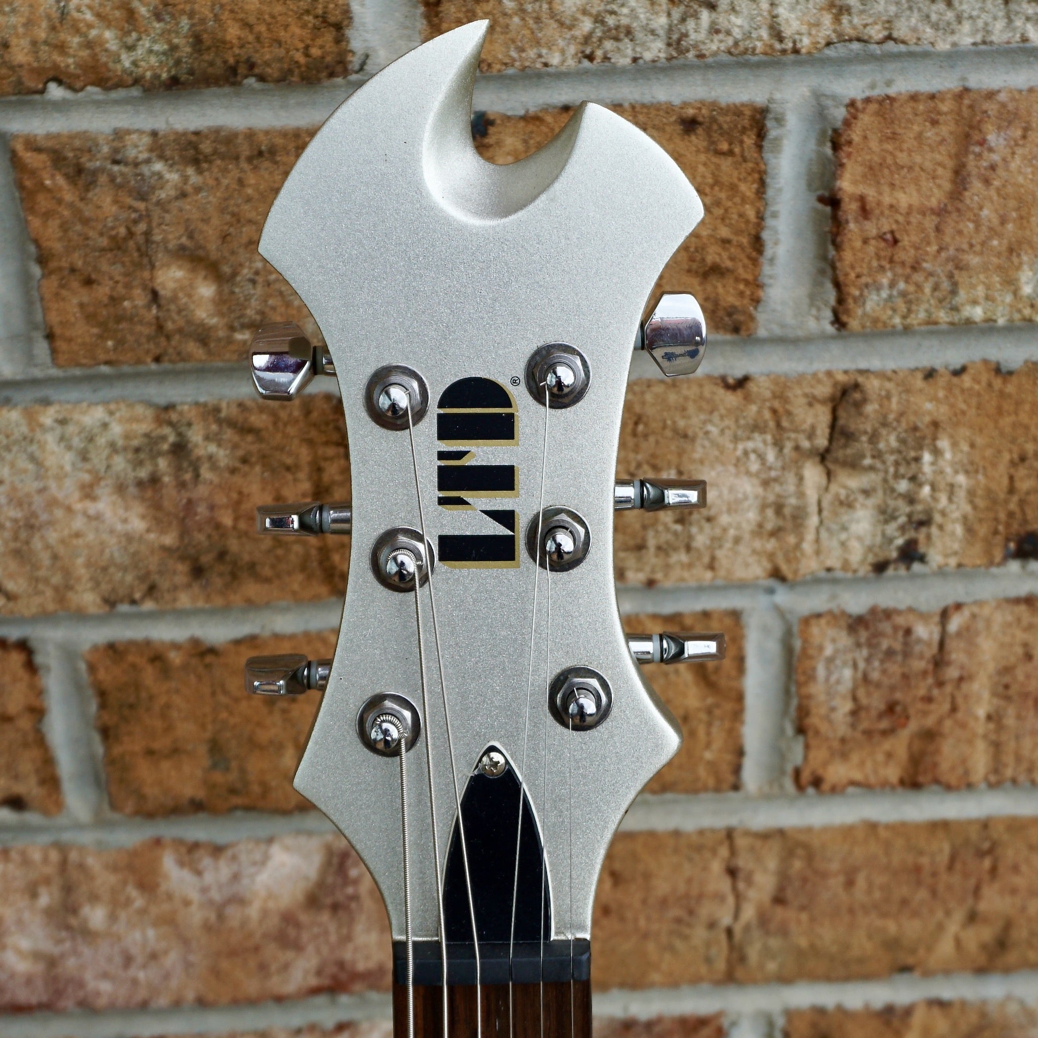 ESP LTD AX-50 Silver Satin