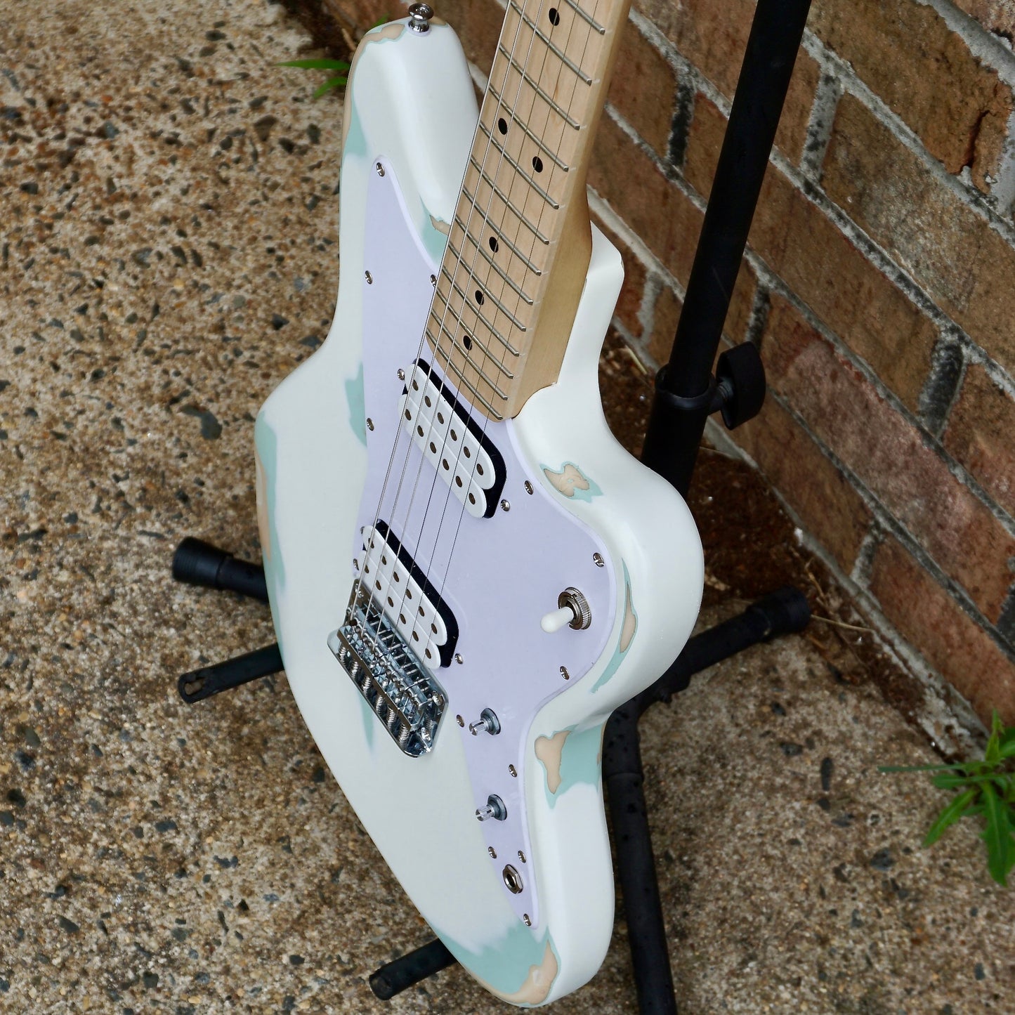 Fender Squier Mini Jazzmaster HH Maple Fingerboard Olympic White Relic