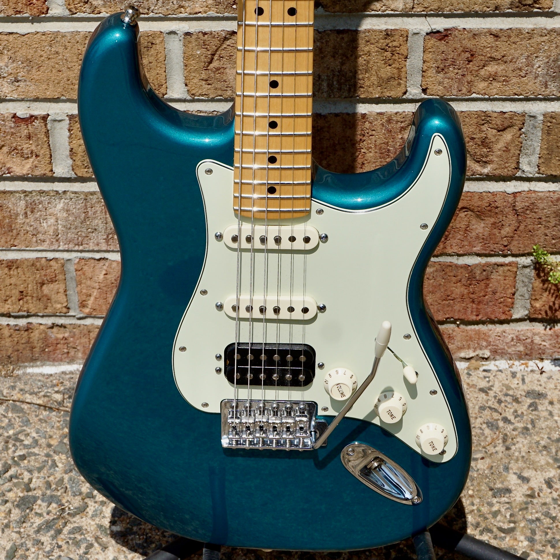 Fender Deluxe Lone Star Stratocaster Maple Fingerboard Ocean Turquoise