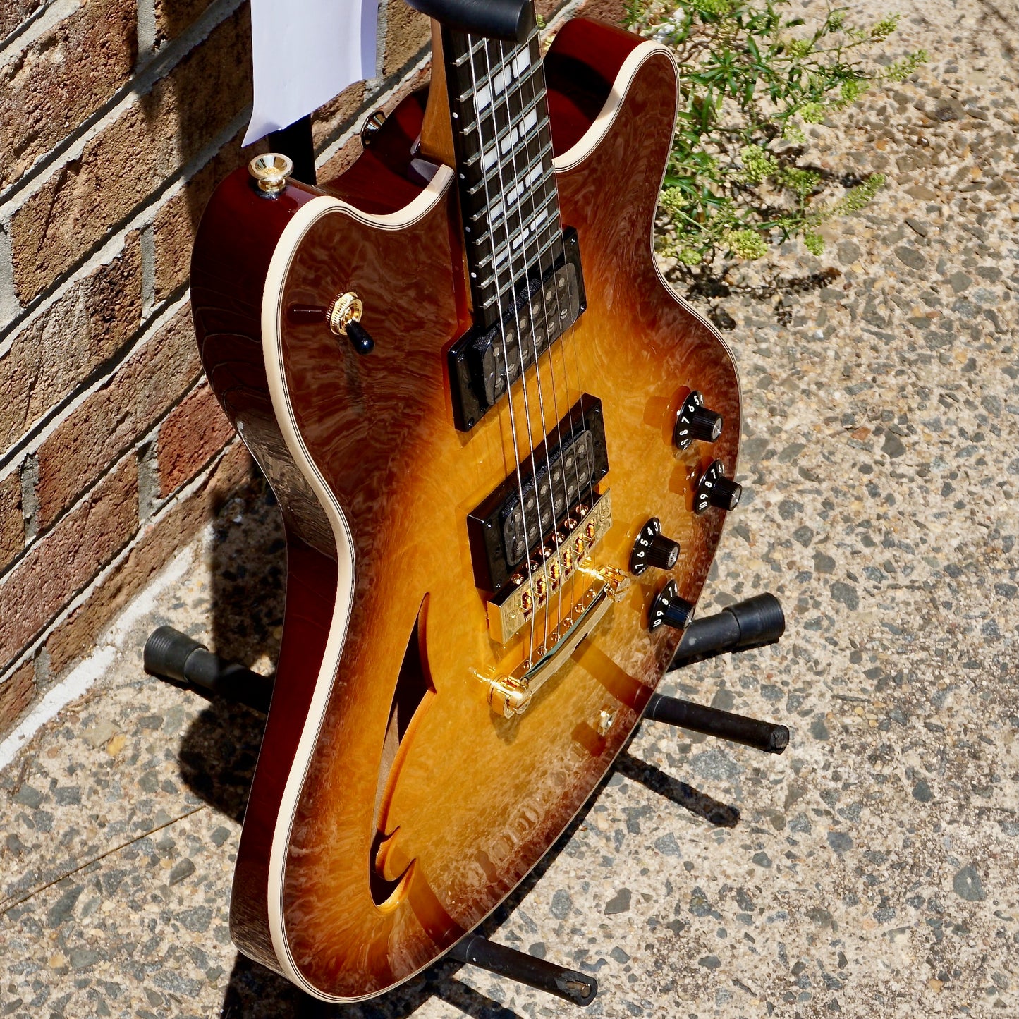 EVH SA-126 Special QM Tobacco Sunburst