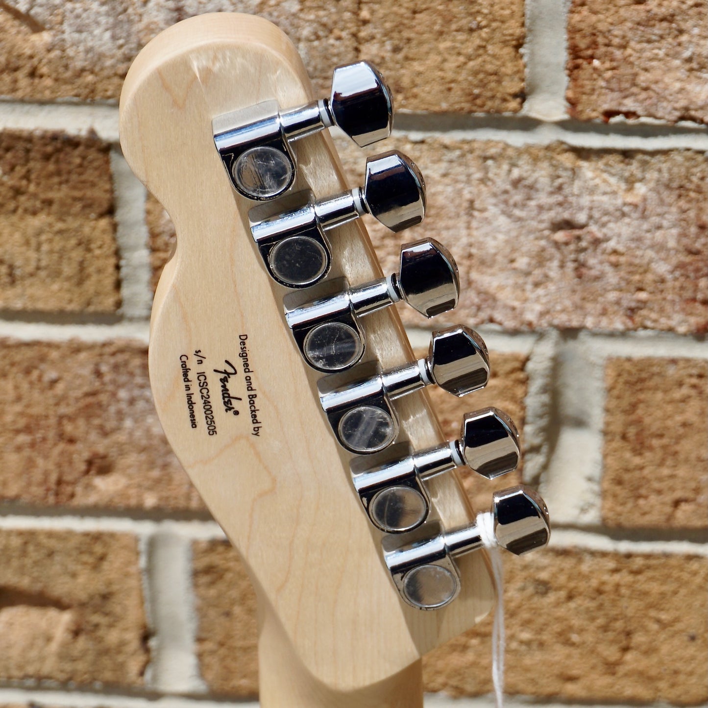 Fender Squier Sonic Telecaster Maple Fingerboard Black Pickguard Butterscotch Blonde