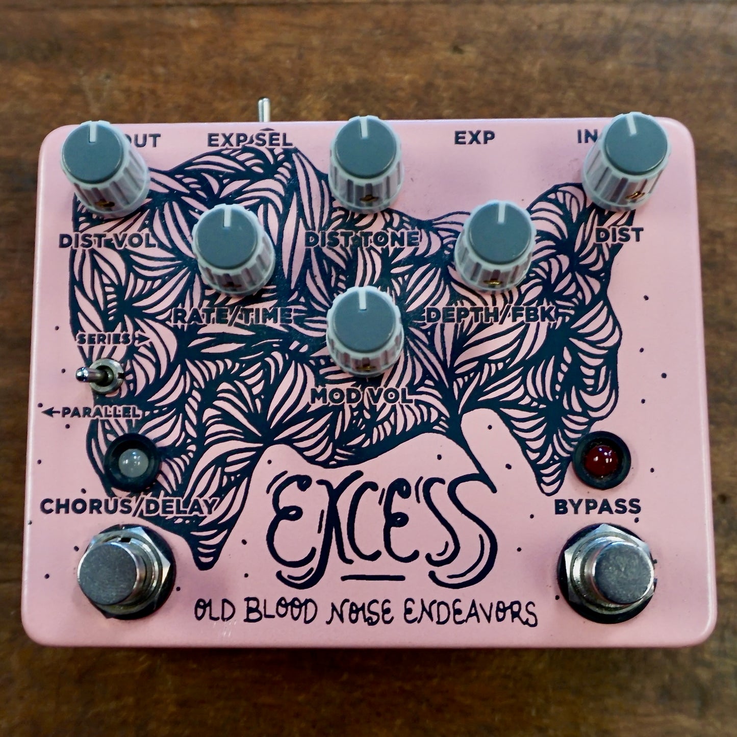 Old Blood Noise Endeavors Excess Distorting Modulator V1