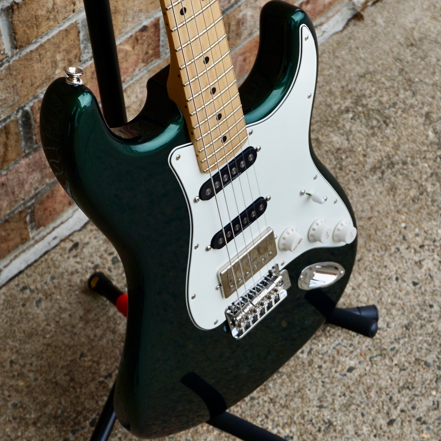 Fender Limited Edition Player Stratocaster® HSS, Maple Fingerboard, British Racing Green