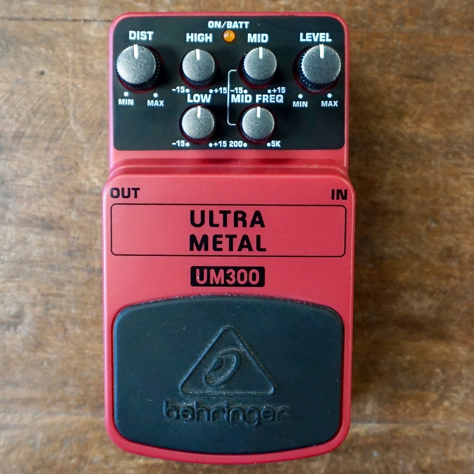 Behringer Ultra Metal UM300