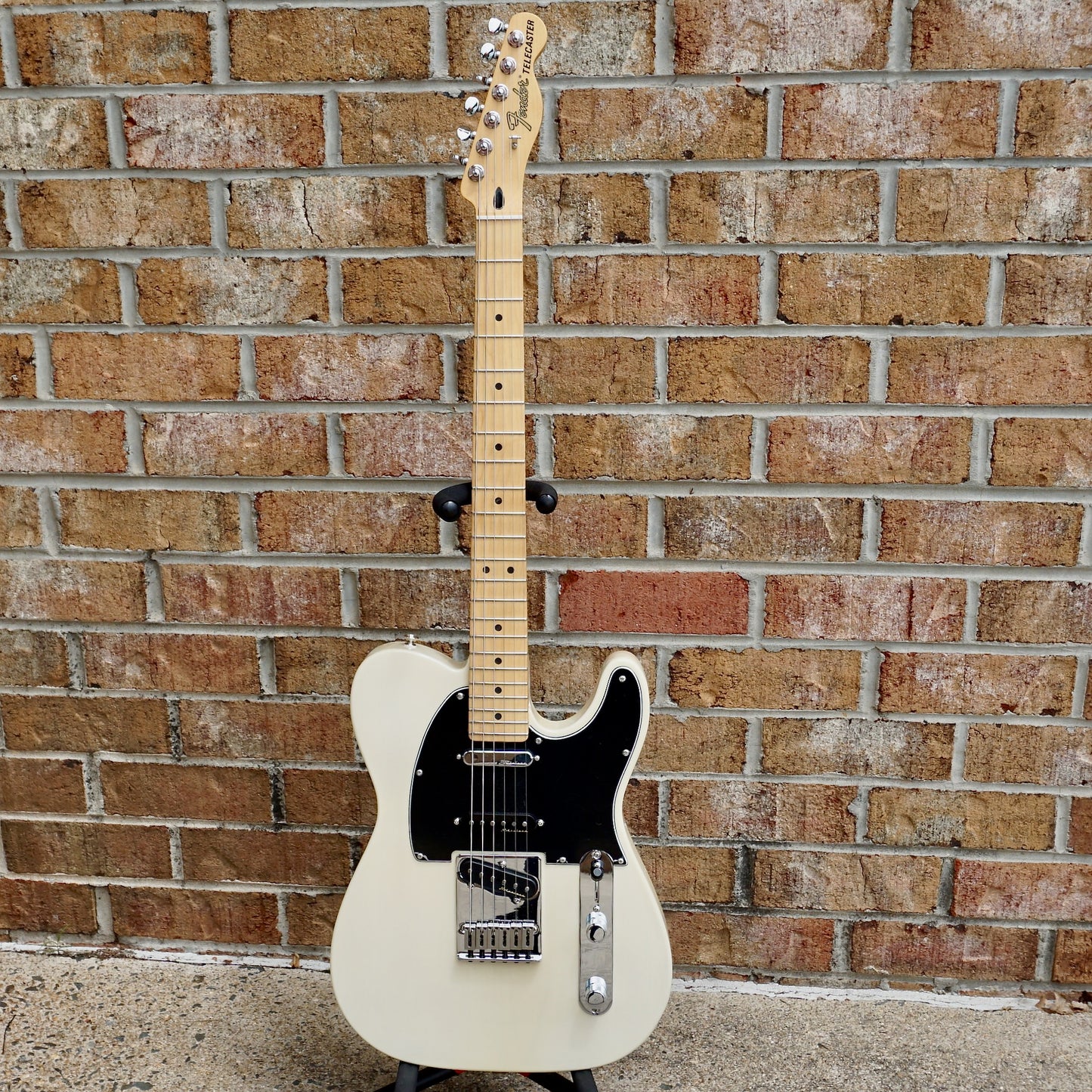Fender Deluxe Nashville Telecaster®, Maple Fingerboard, White Blonde