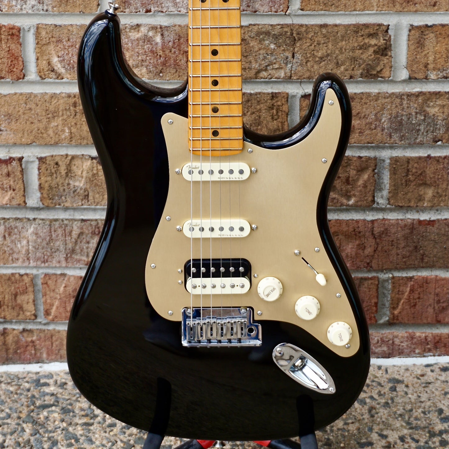 Fender American Ultra Stratocaster HSS Maple Fingerboard Texas Tea