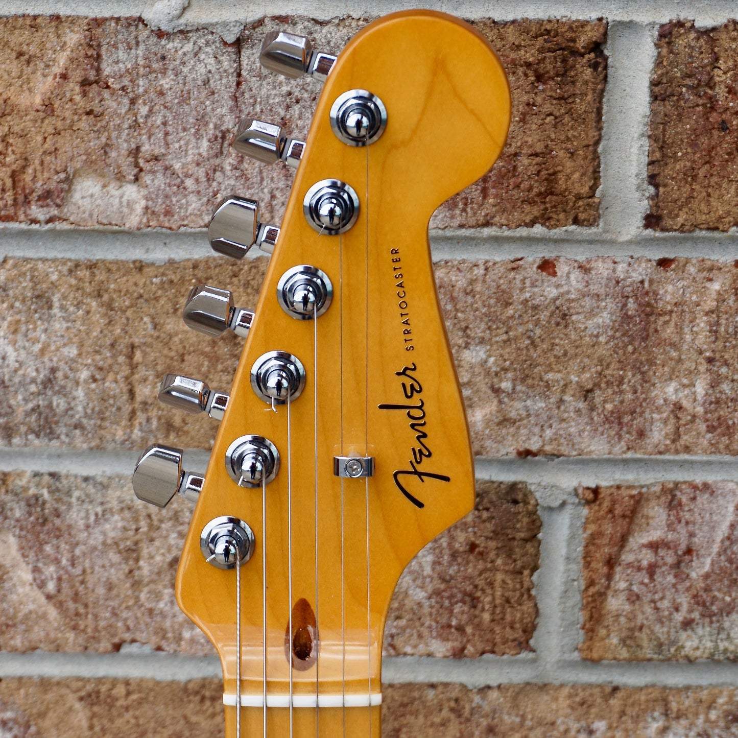Fender American Ultra Stratocaster HSS Maple Fingerboard Texas Tea