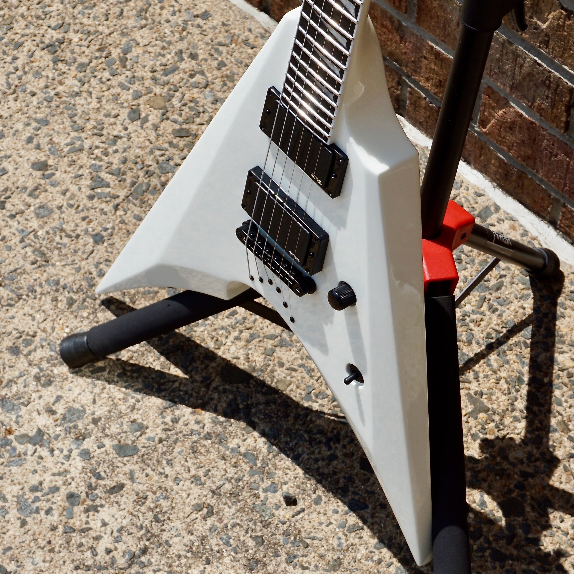 ESP E-II Arrow NT Snow White – Matt's Guitars