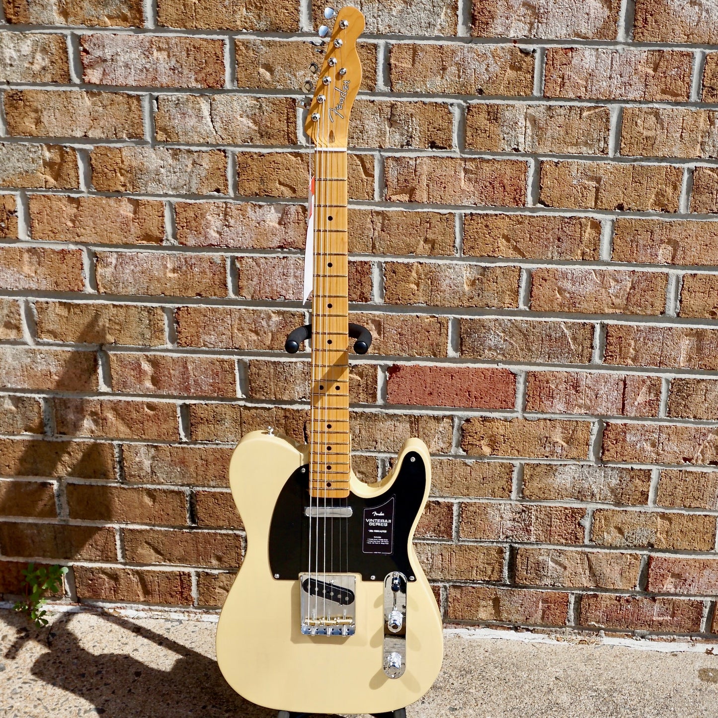 Fender Vintera II '50s Nocaster®, Maple Fingerboard, Blackguard Blonde