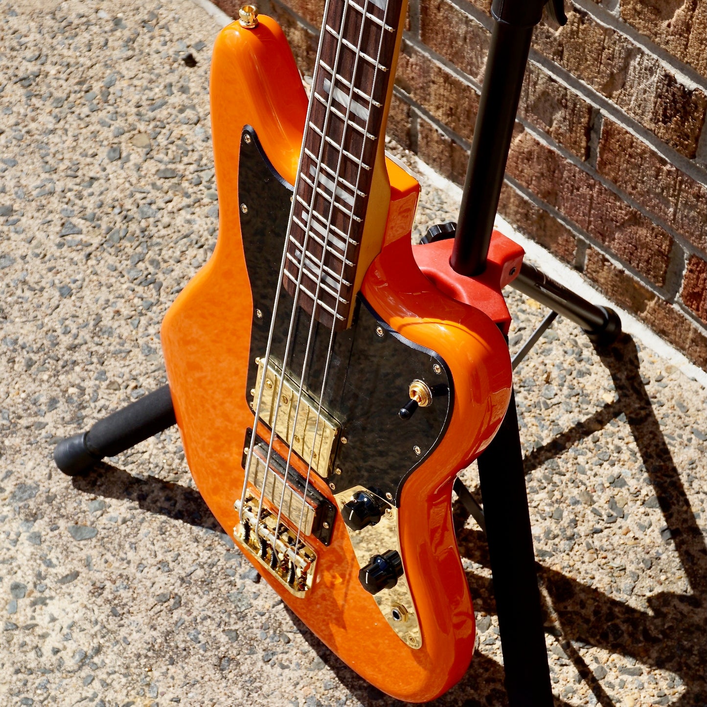Fender Limited Edition Mike Kerr Jaguar Bass Rosewood Fingerboard Tiger's Blood Orange
