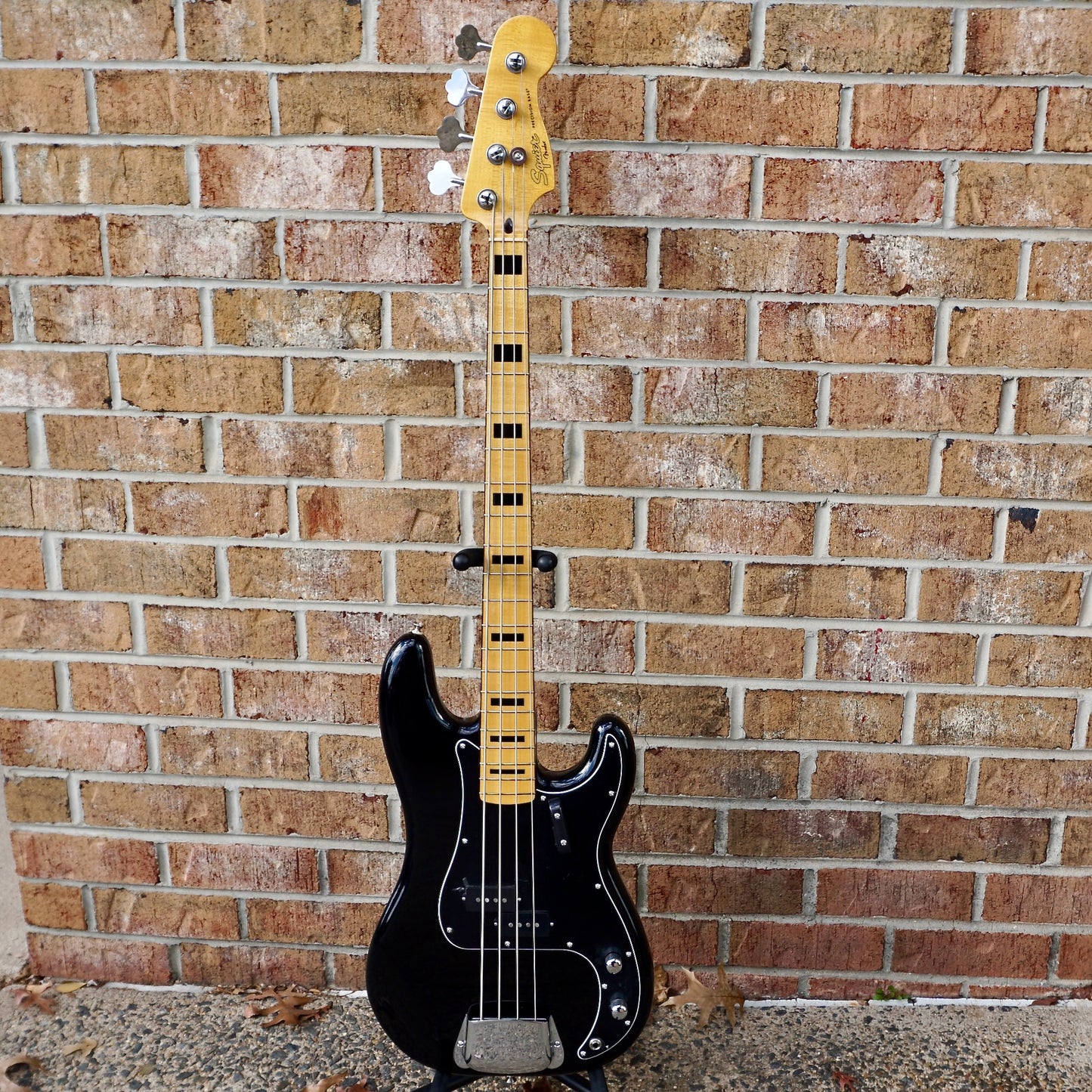 Squier Classic Vibe '70s Precision Bass Maple Fingerboard Black