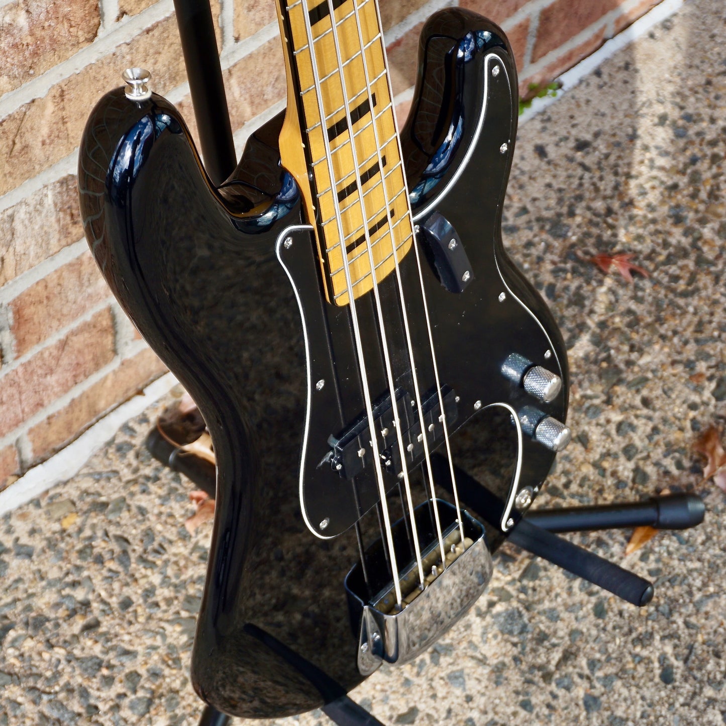 Squier Classic Vibe '70s Precision Bass Maple Fingerboard Black