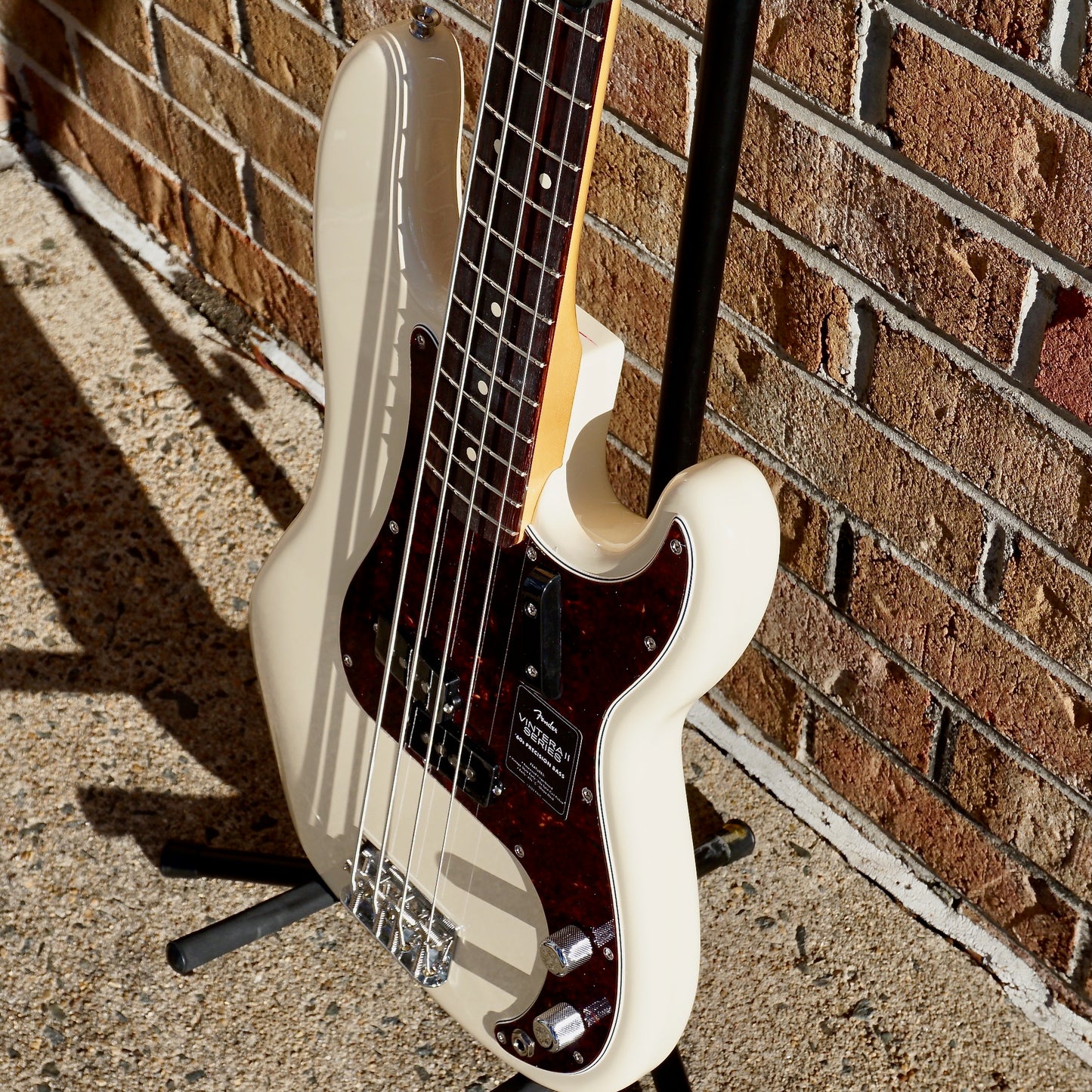 Fender Vintera® II '60s Precision Bass Rosewood Fingerboard Olympic White