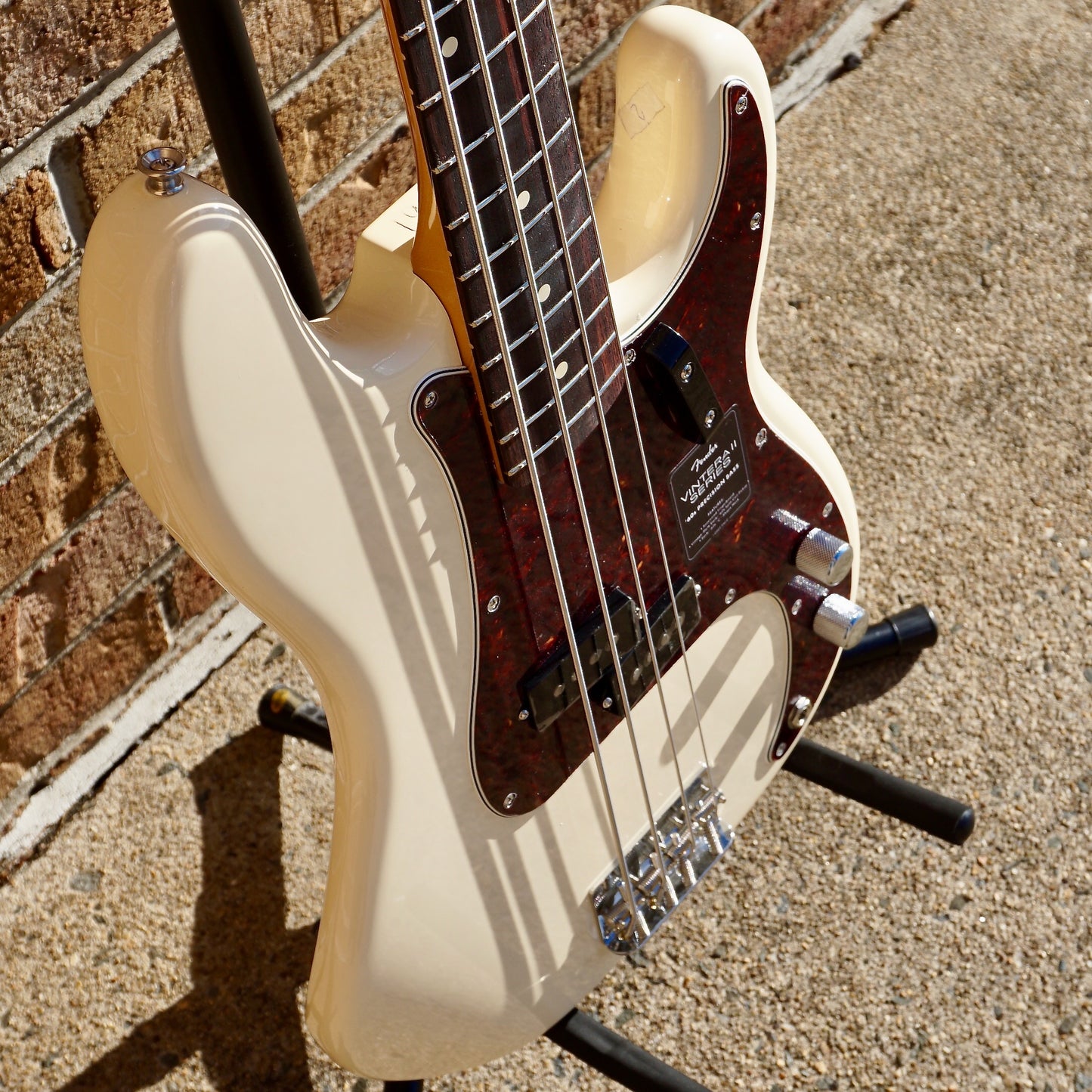 Fender Vintera® II '60s Precision Bass Rosewood Fingerboard Olympic White