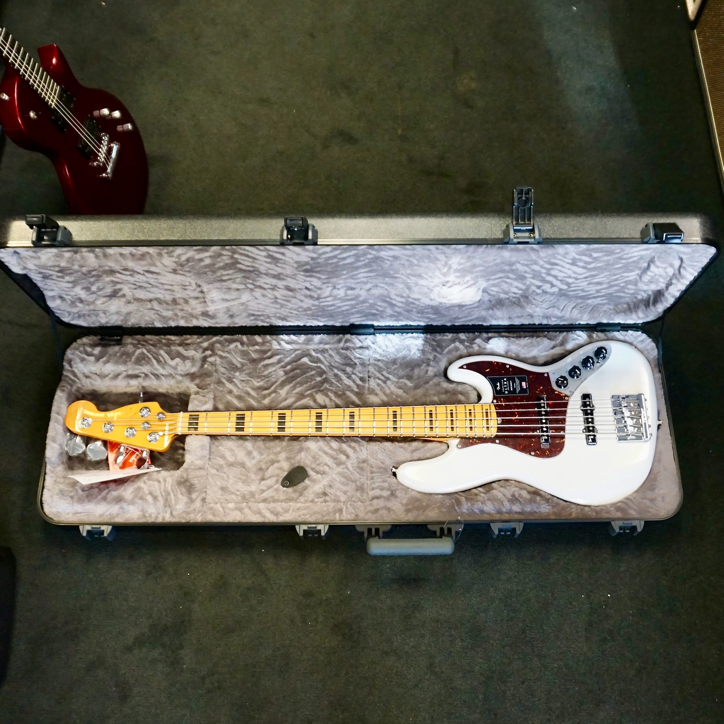 Fender American Ultra Jazz Bass V Maple Fingerboard Arctic Pearl